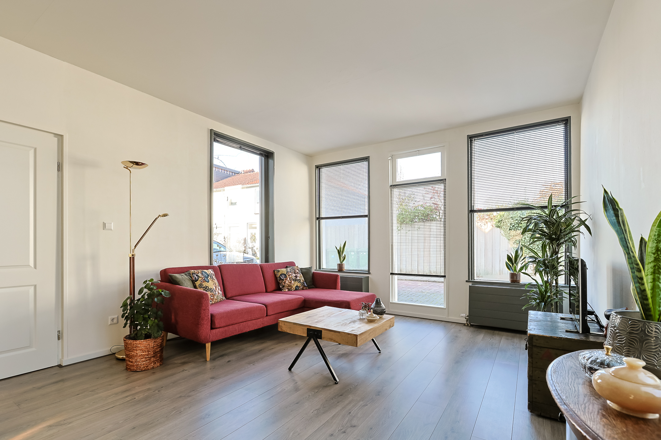 Eengezinswoning Halfvrijstaande woning Willemstraat 1, Alphen aan den Rijn