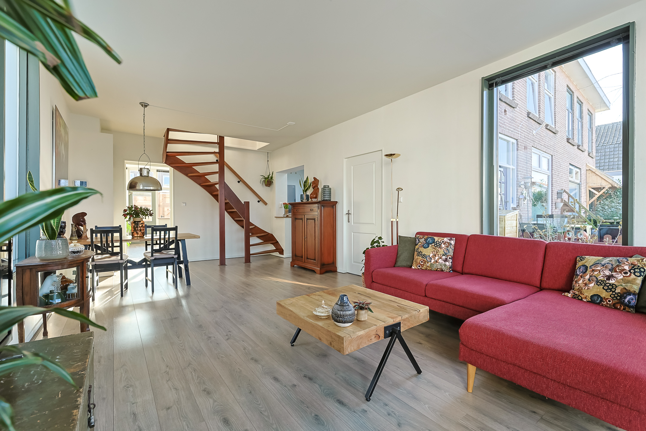 Eengezinswoning Halfvrijstaande woning Willemstraat 1, Alphen aan den Rijn