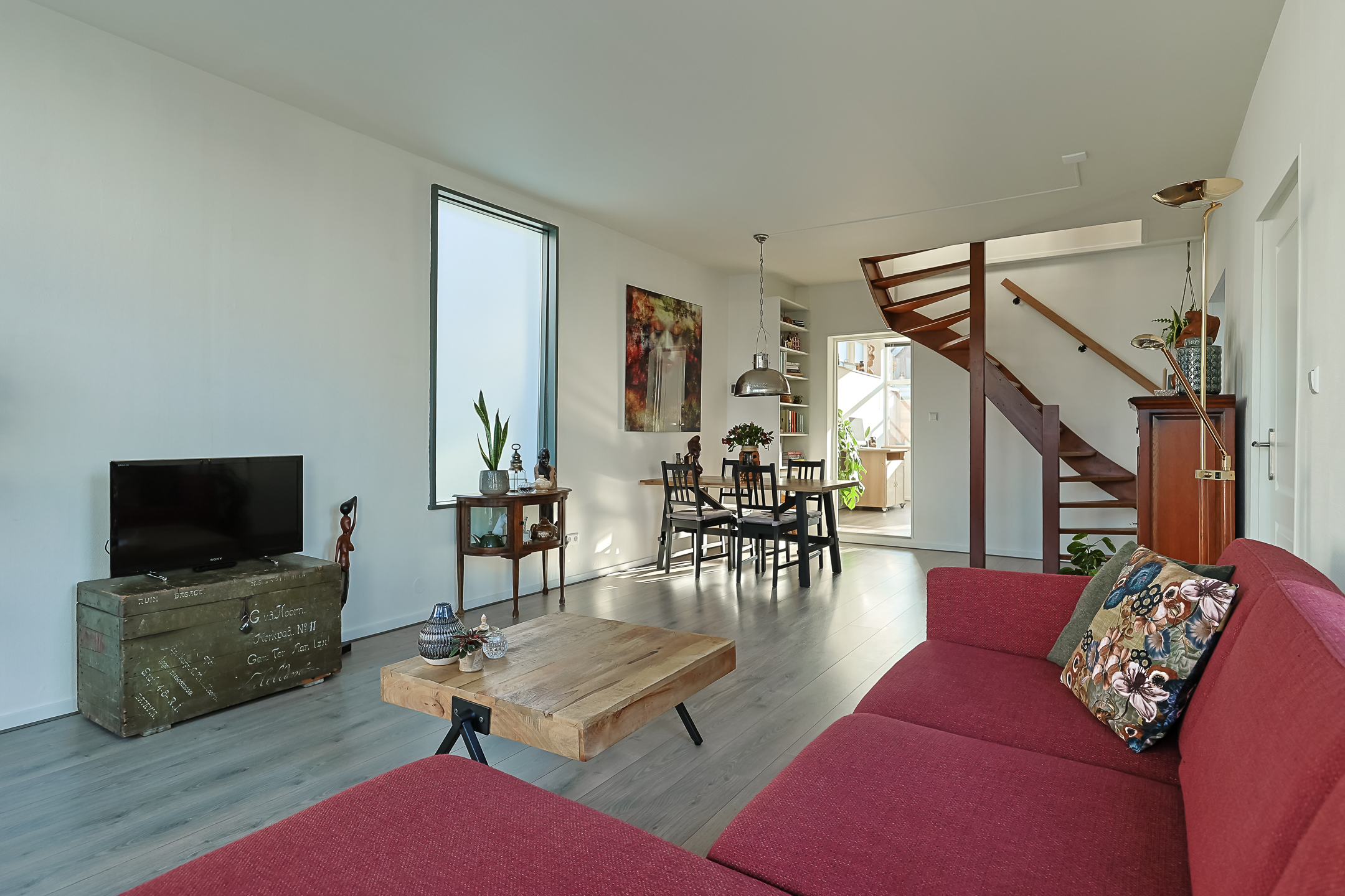 Eengezinswoning Halfvrijstaande woning Willemstraat 1, Alphen aan den Rijn