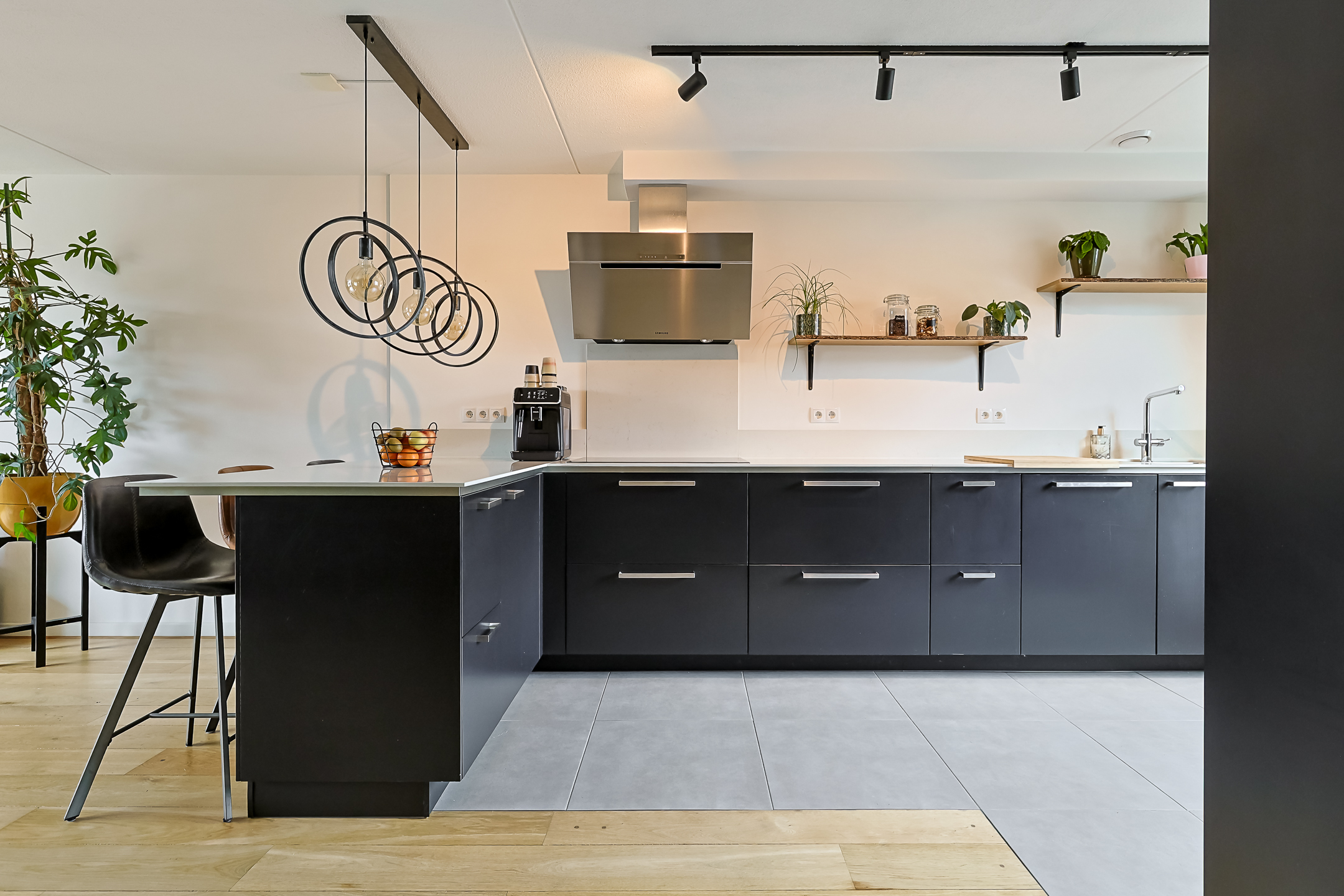 Eengezinswoning Tussenwoning Zuiderkeerkring 219, Alphen aan den Rijn