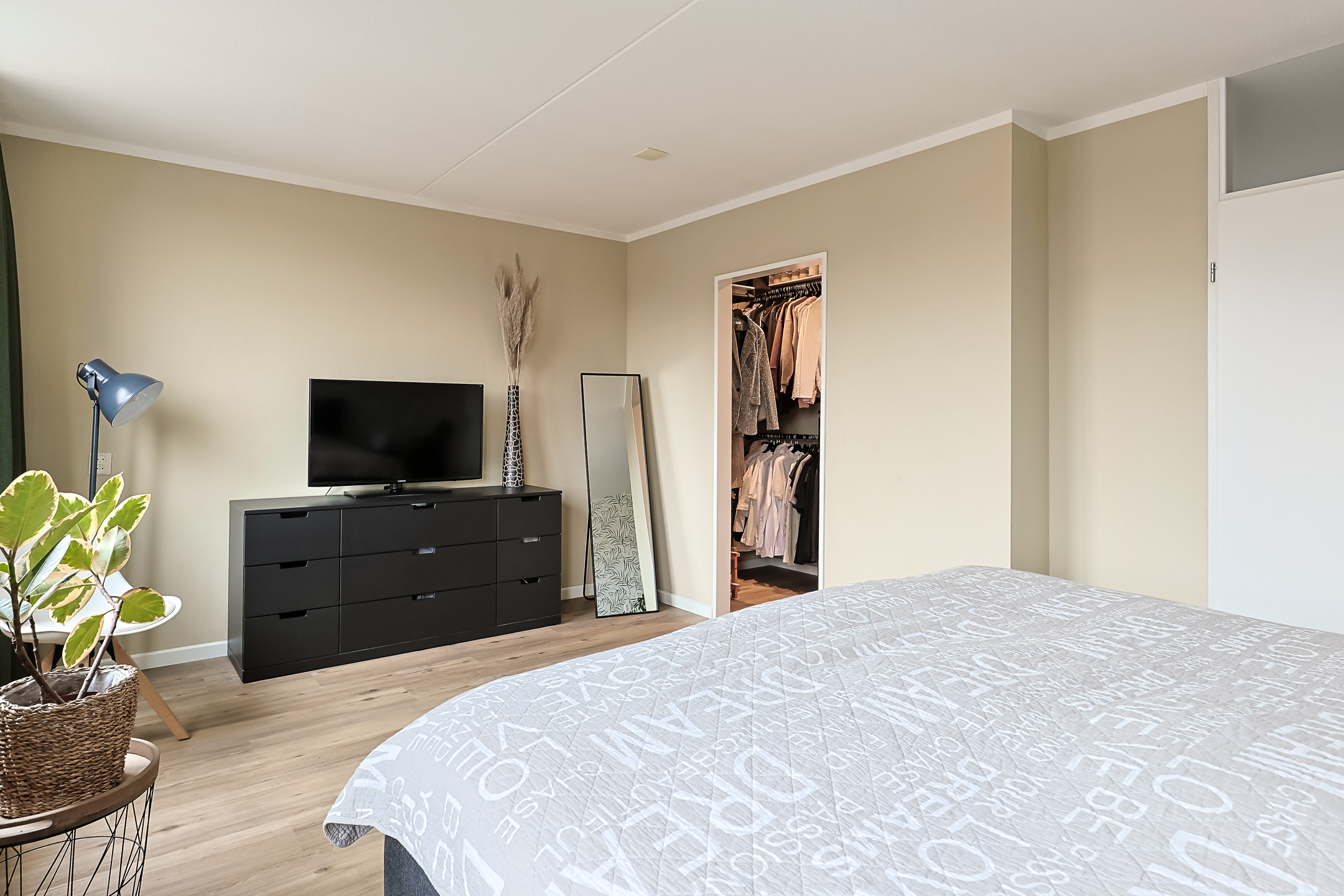 Eengezinswoning Tussenwoning Zuiderkeerkring 219, Alphen aan den Rijn