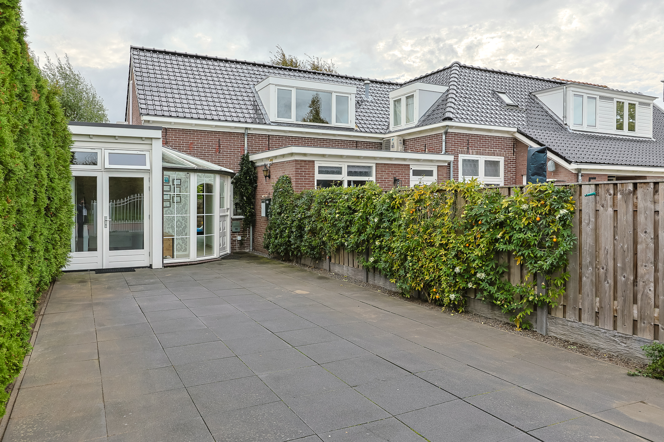 Eengezinswoning Twee onder een kapwoning Blijenbergstraat 10, Alphen aan den Rijn