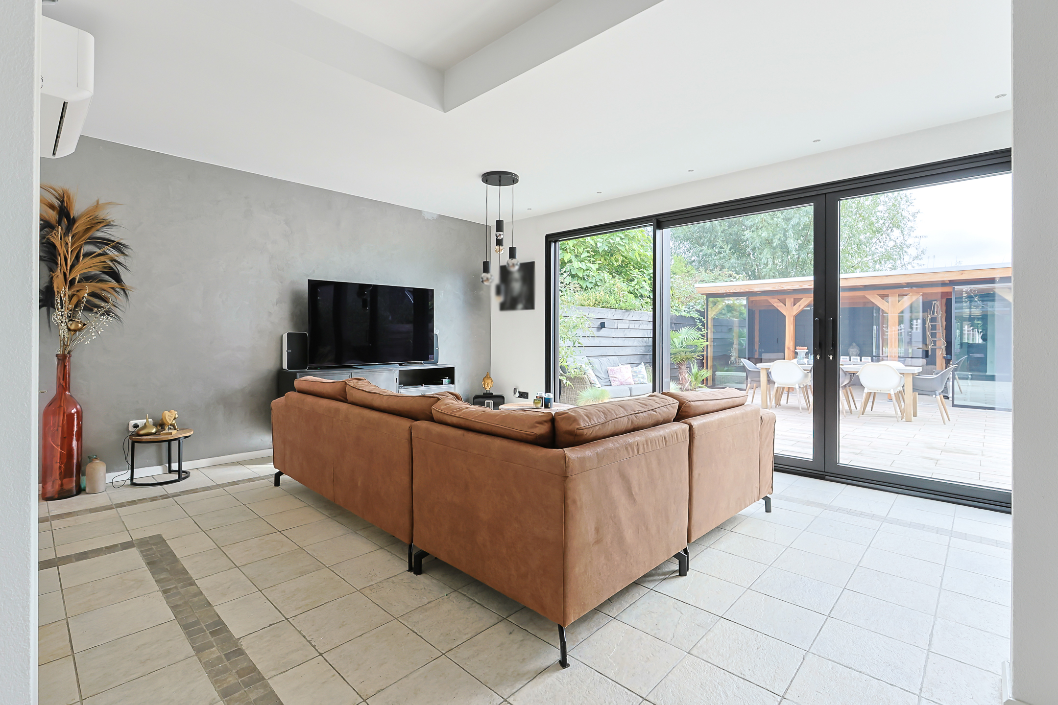 Eengezinswoning Twee onder een kapwoning Blijenbergstraat 10, Alphen aan den Rijn