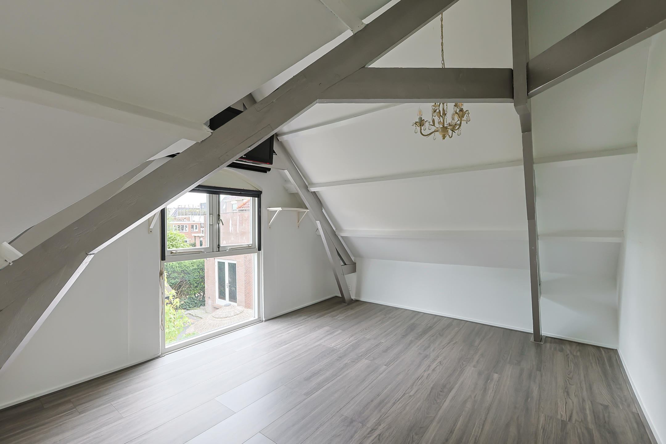 Eengezinswoning Twee onder een kapwoning Blijenbergstraat 10, Alphen aan den Rijn