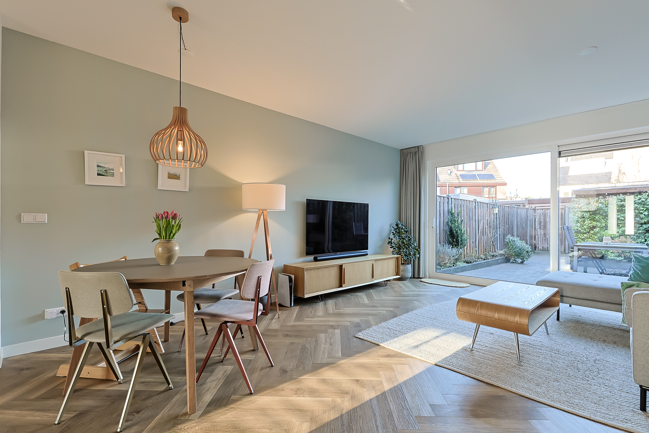 Eengezinswoning Tussenwoning Doornenburg 86, Alphen aan den Rijn