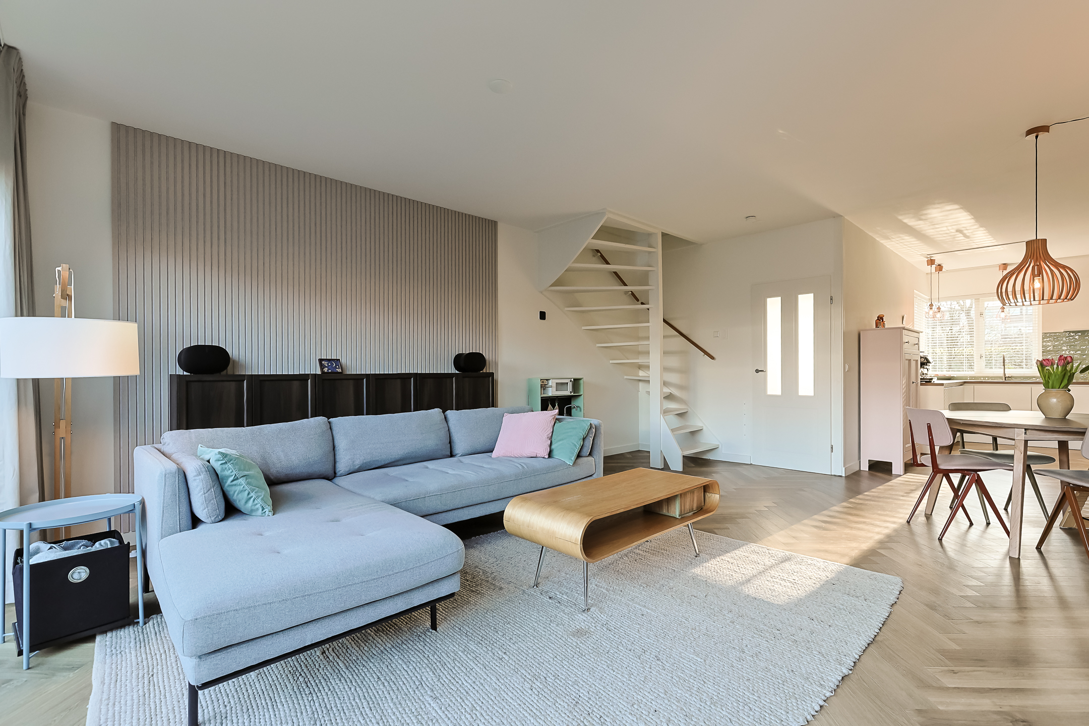 Eengezinswoning Tussenwoning Doornenburg 86, Alphen aan den Rijn