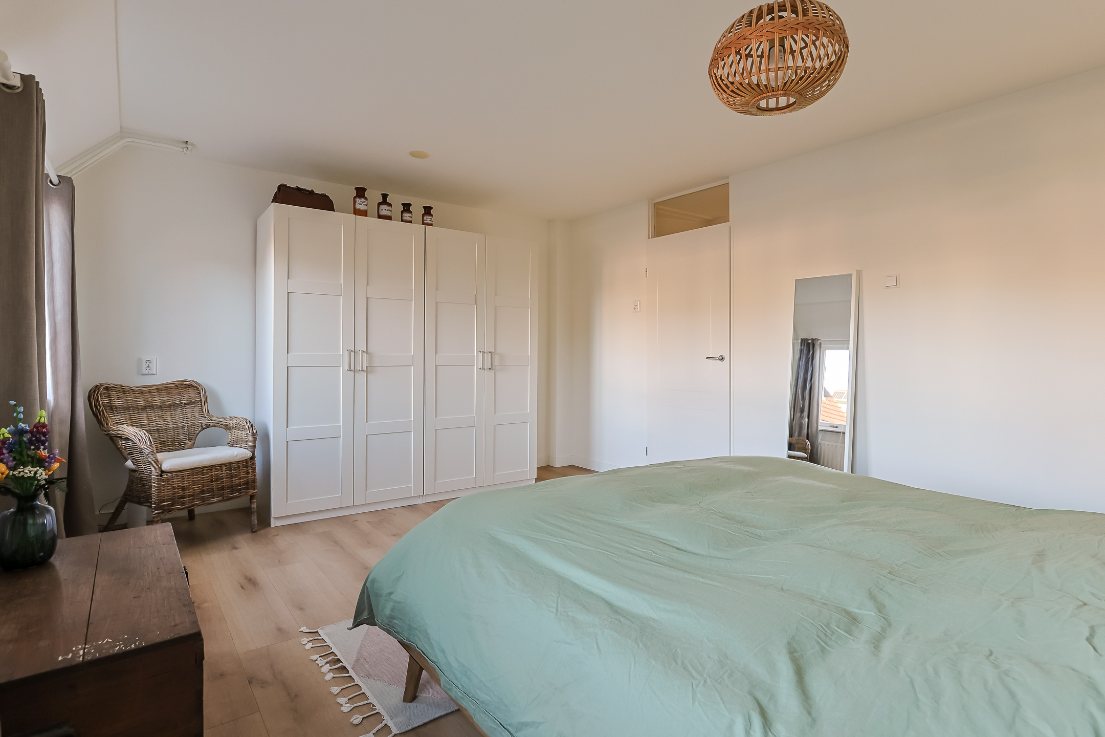 Eengezinswoning Tussenwoning Doornenburg 86, Alphen aan den Rijn