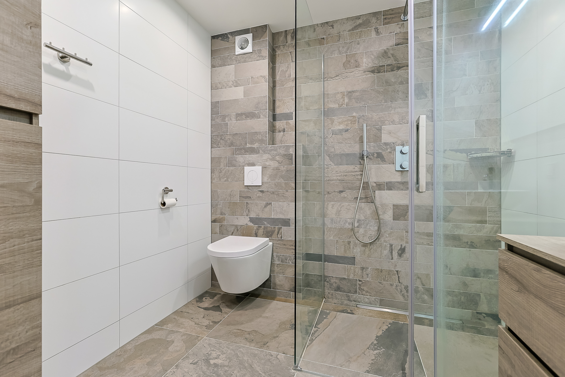 Eengezinswoning Tussenwoning Doornenburg 86, Alphen aan den Rijn