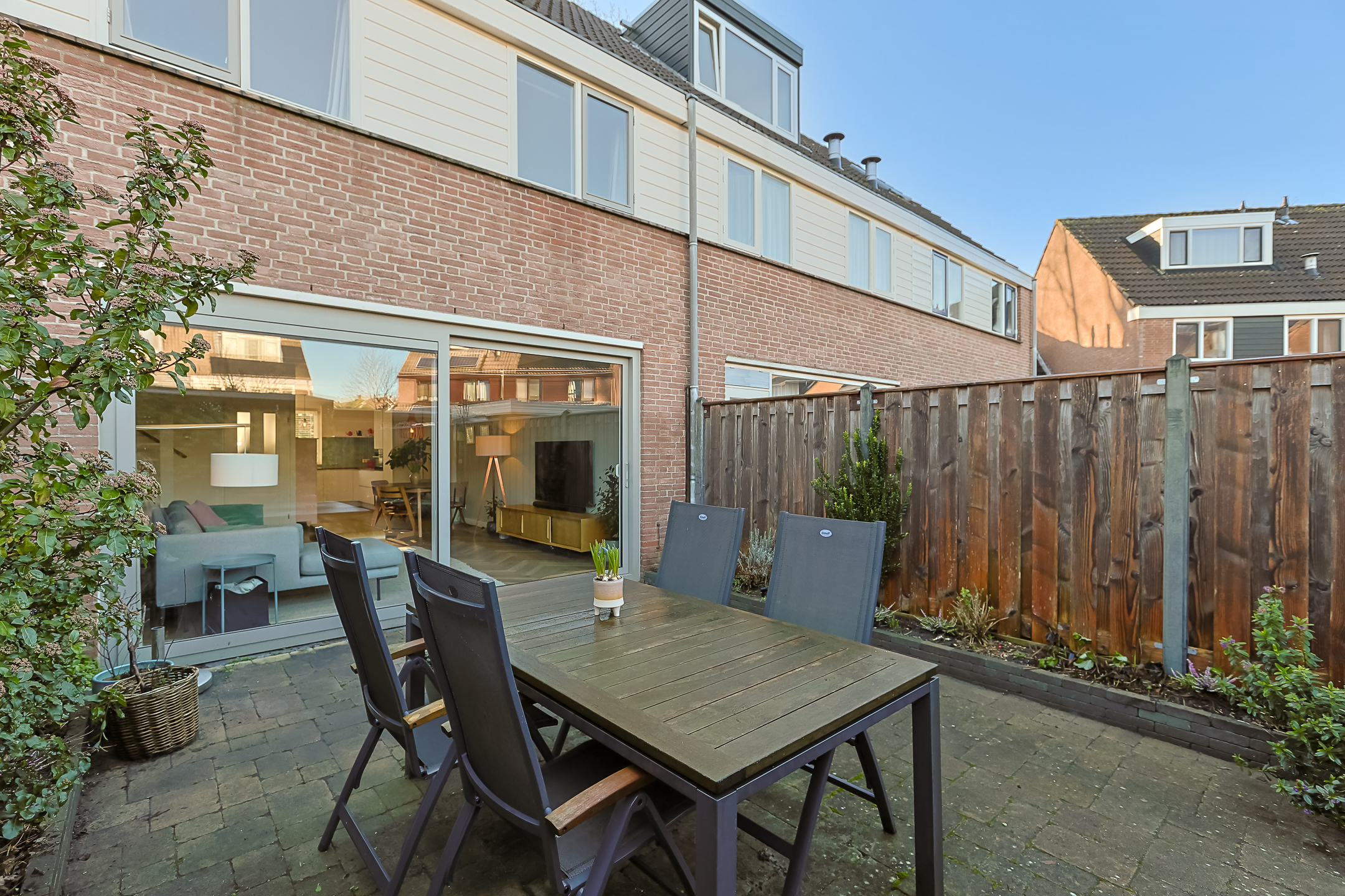 Eengezinswoning Tussenwoning Doornenburg 86, Alphen aan den Rijn