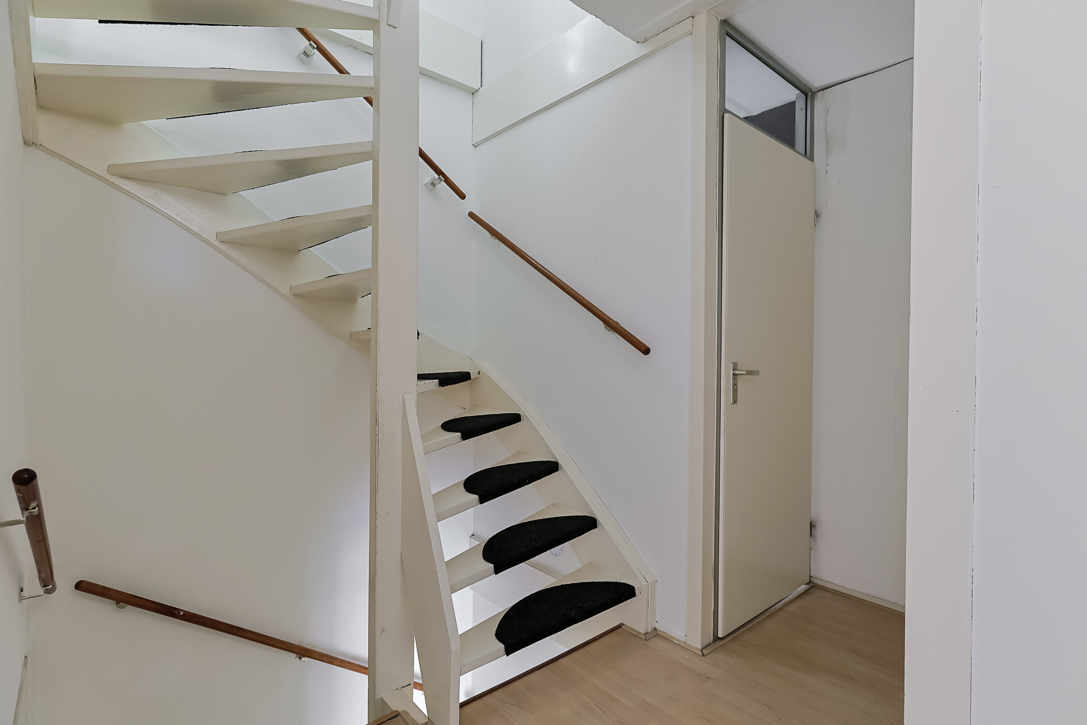 Eengezinswoning Tussenwoning Sterkenburg 69, Alphen aan den Rijn