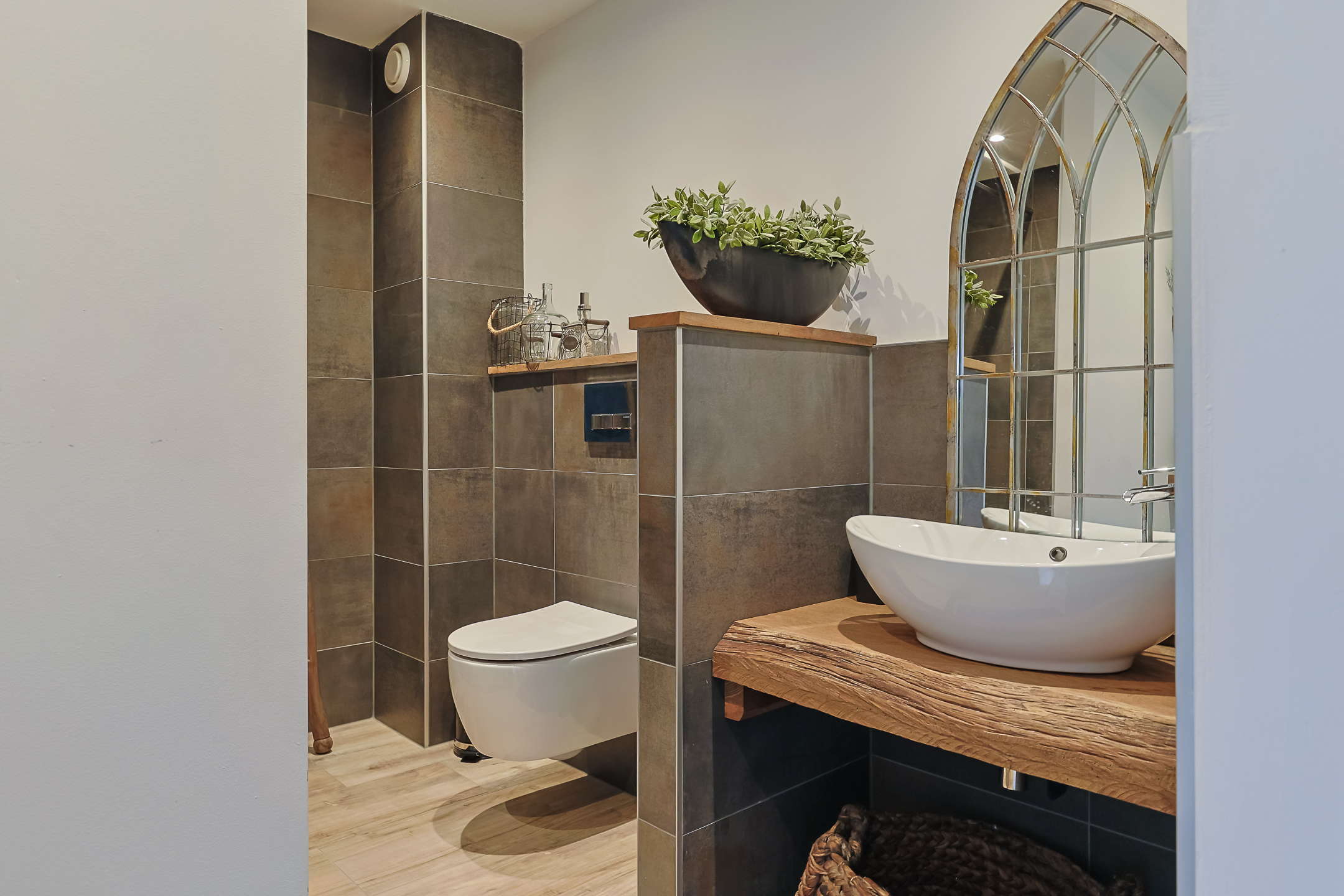 Eengezinswoning Tussenwoning Aardster 14, Alphen aan den Rijn