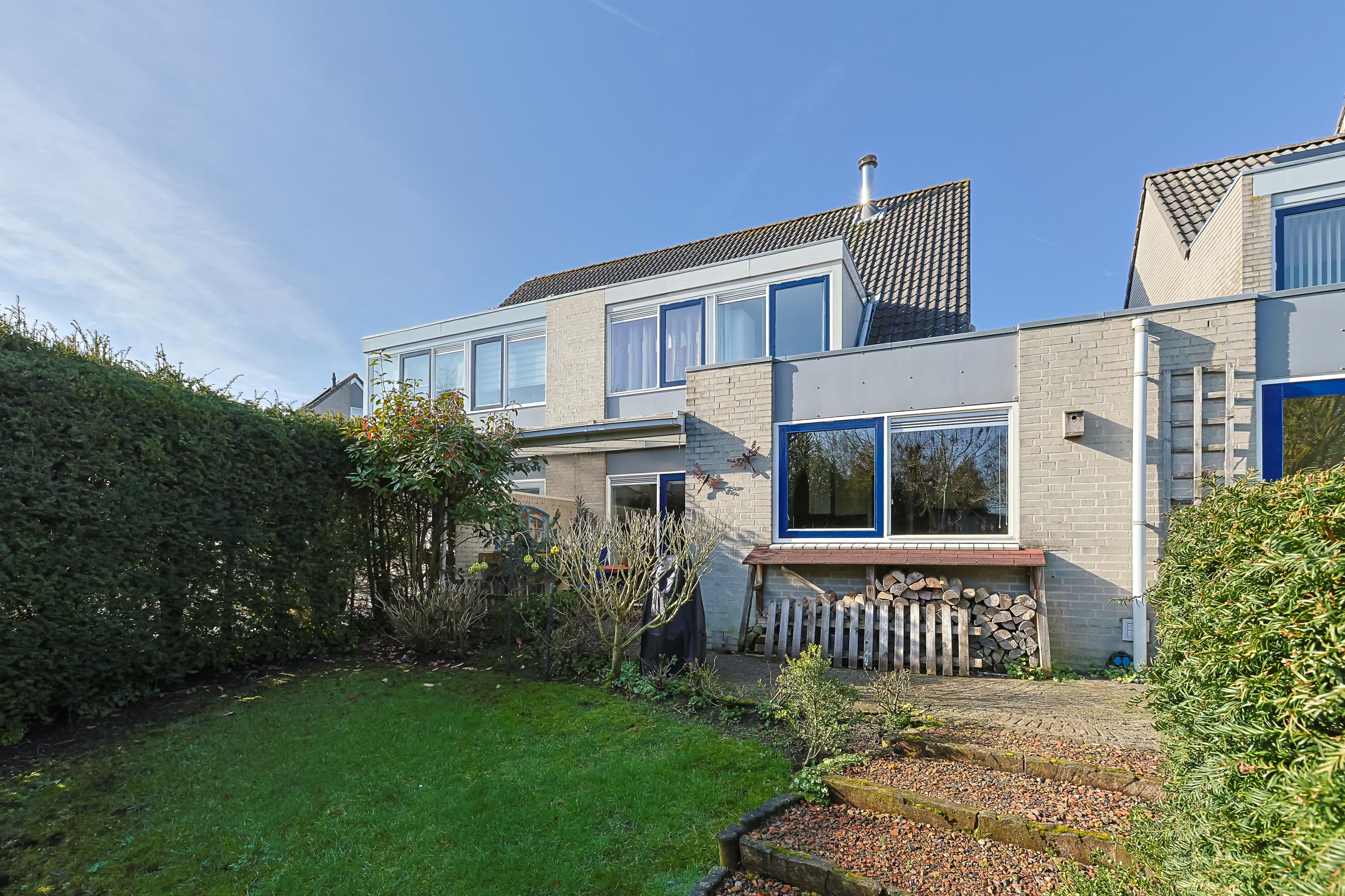 Eengezinswoning Twee onder een kapwoning De Til 60, Koudekerk aan den Rijn