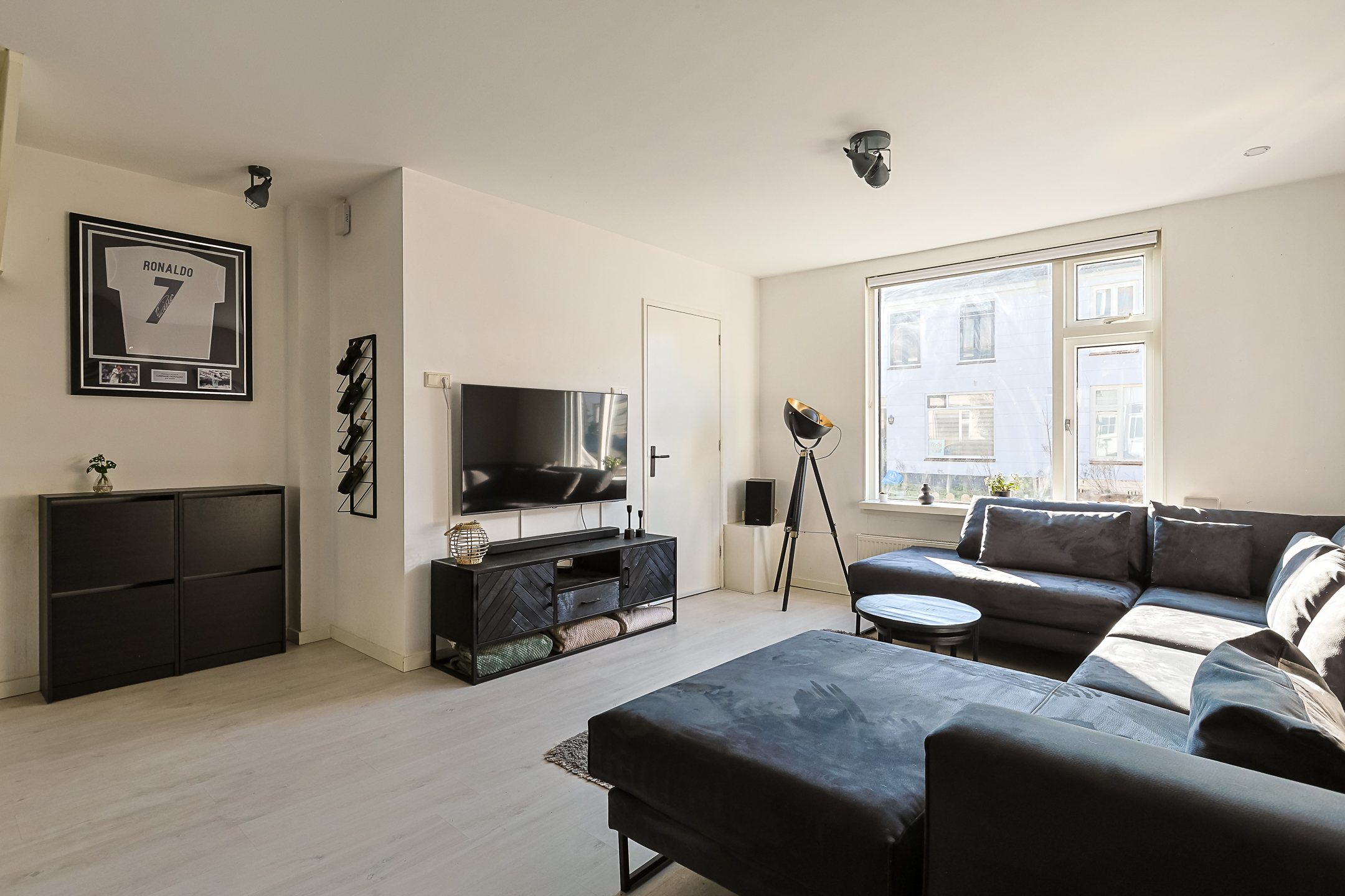 Eengezinswoning Tussenwoning Willemstraat 36, Alphen aan den Rijn