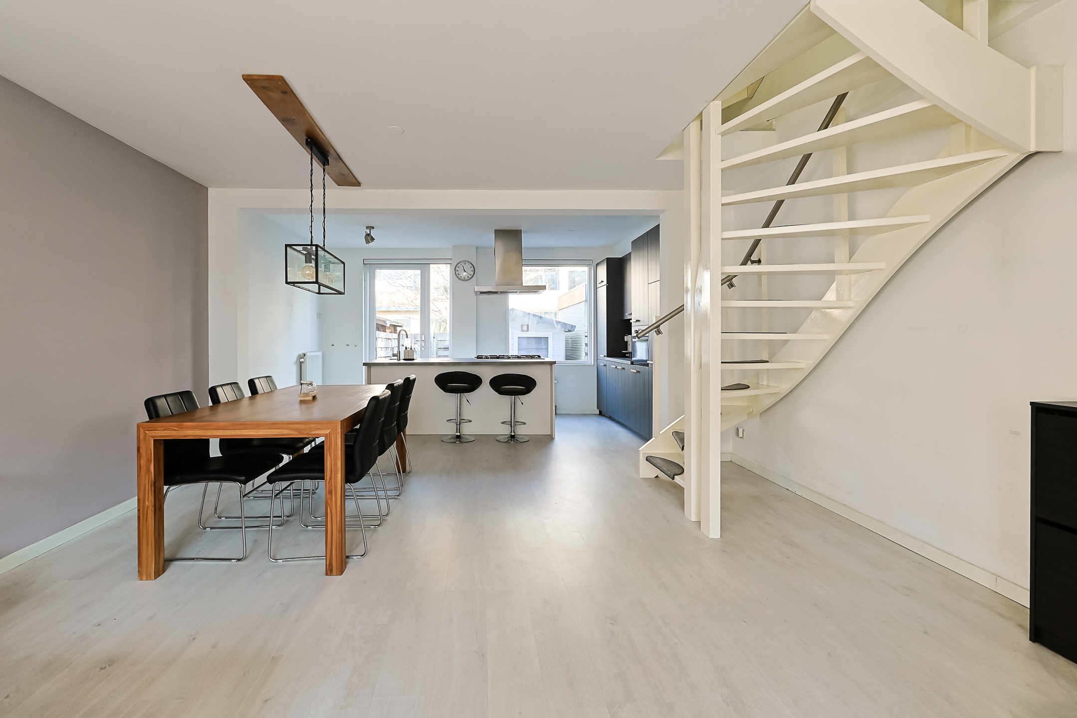 Eengezinswoning Tussenwoning Willemstraat 36, Alphen aan den Rijn