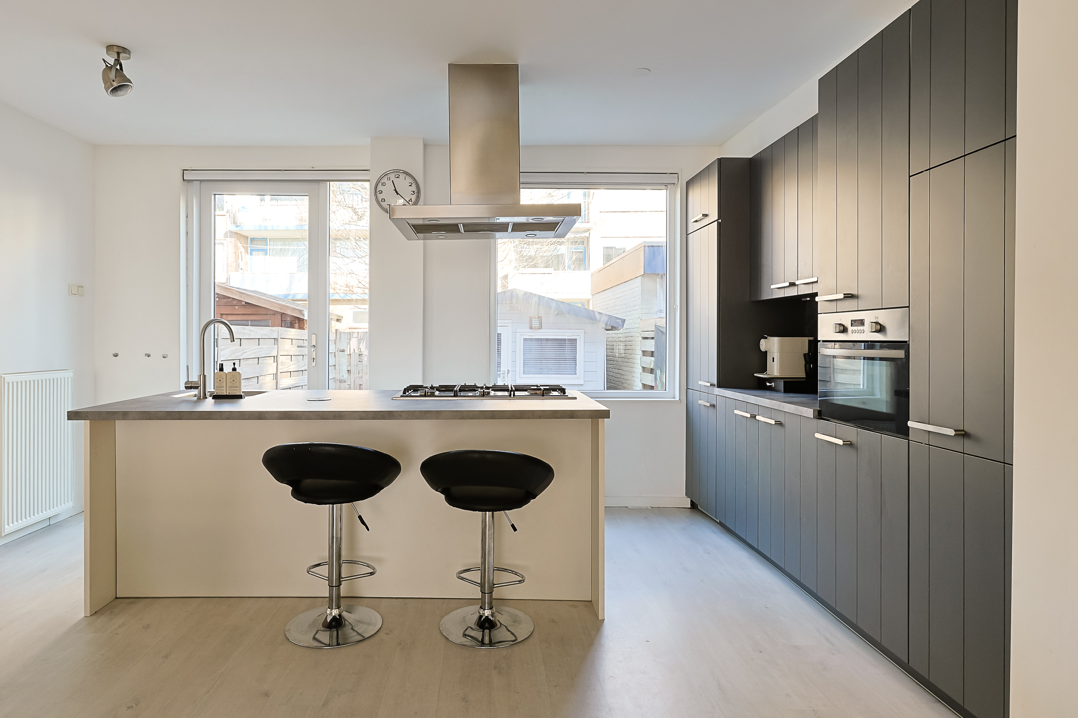 Eengezinswoning Tussenwoning Willemstraat 36, Alphen aan den Rijn