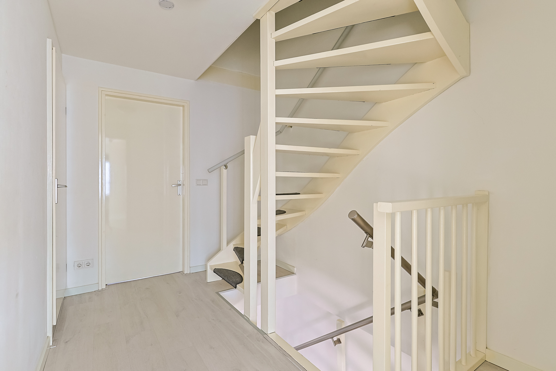 Eengezinswoning Tussenwoning Willemstraat 36, Alphen aan den Rijn