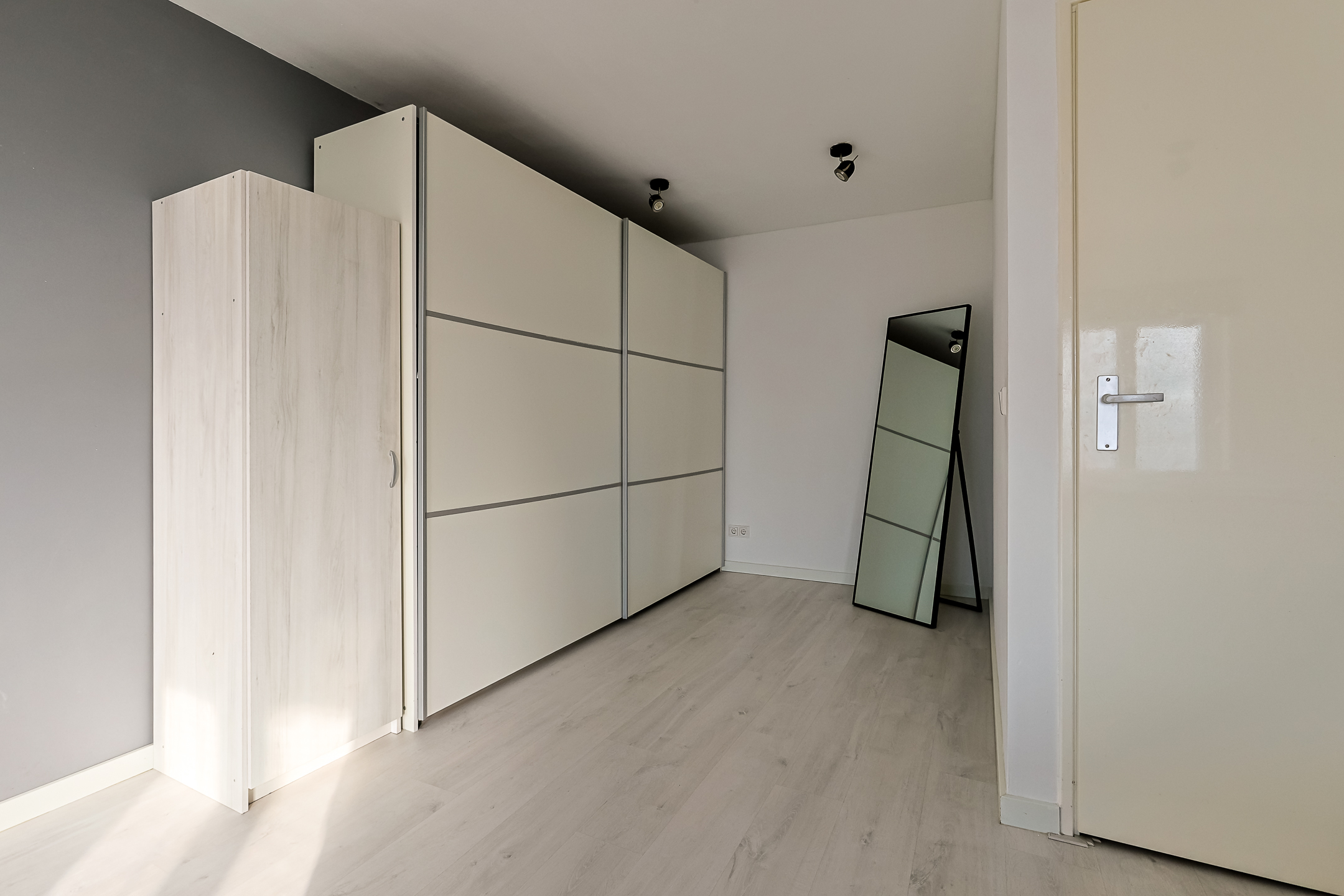 Eengezinswoning Tussenwoning Willemstraat 36, Alphen aan den Rijn