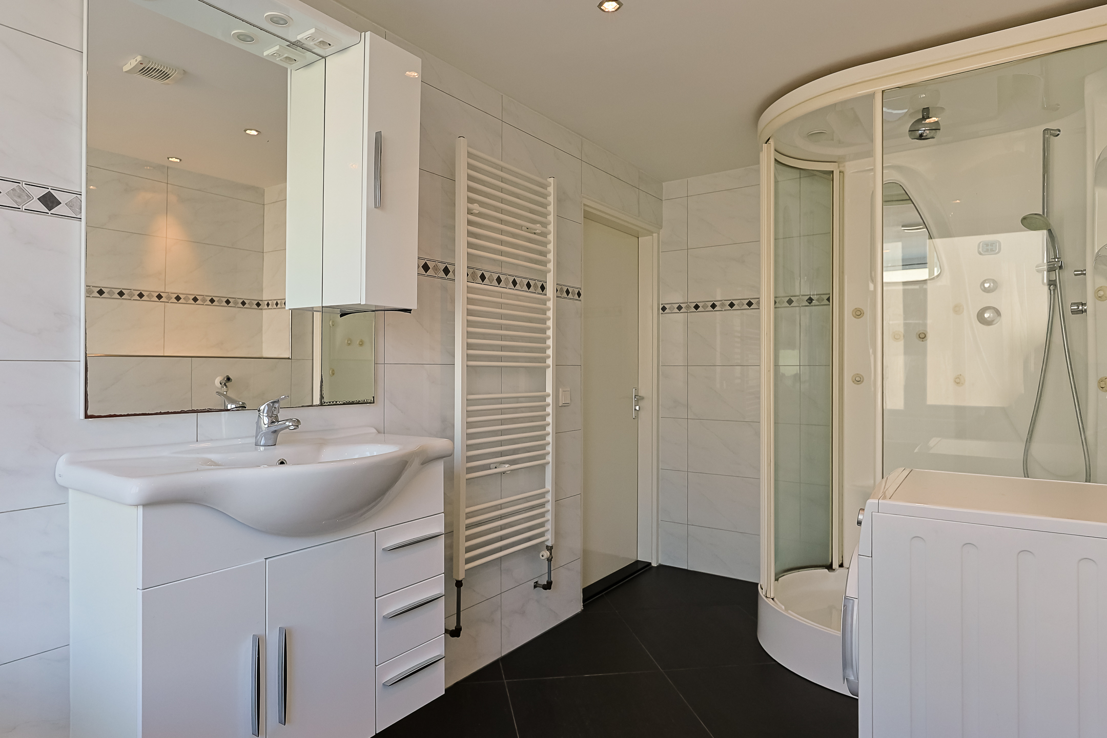 Eengezinswoning Tussenwoning Willemstraat 36, Alphen aan den Rijn