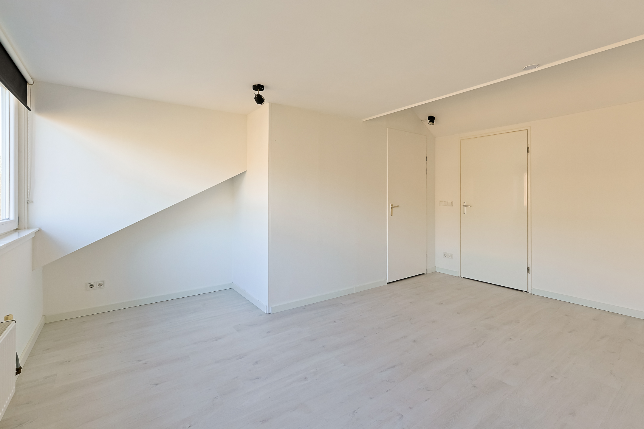 Eengezinswoning Tussenwoning Willemstraat 36, Alphen aan den Rijn