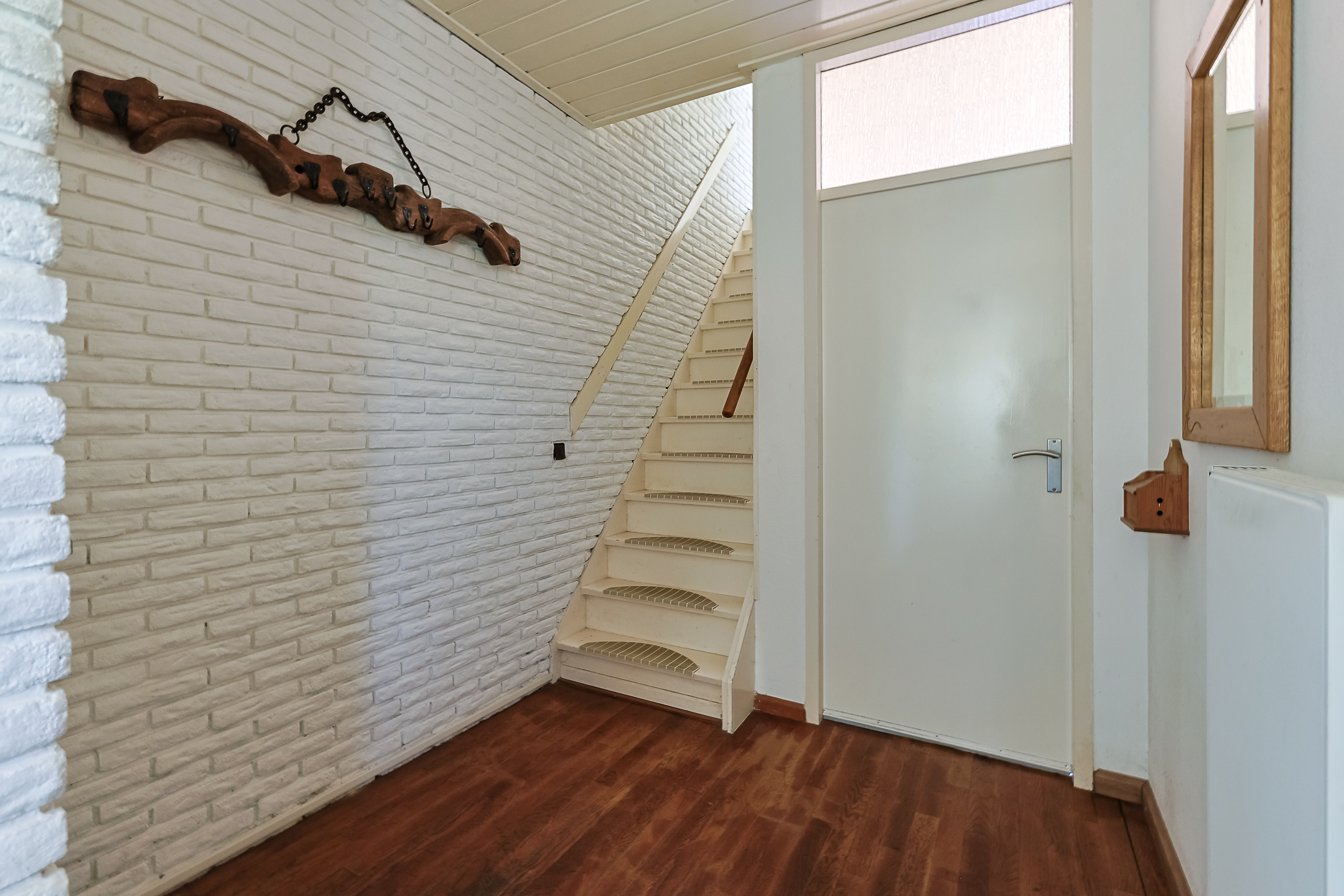 Eengezinswoning Tussenwoning Doornenburg 104, Alphen aan den Rijn