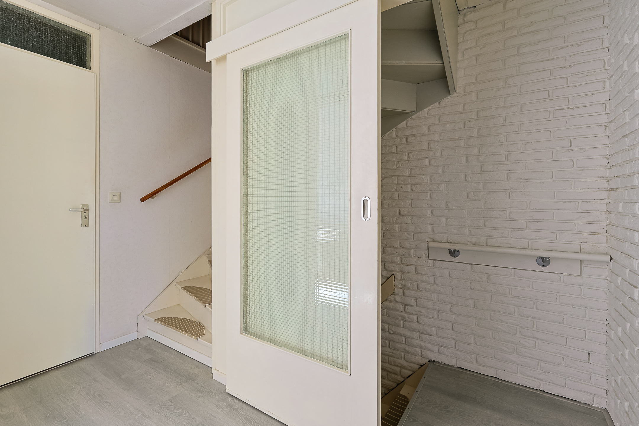 Eengezinswoning Tussenwoning Doornenburg 104, Alphen aan den Rijn