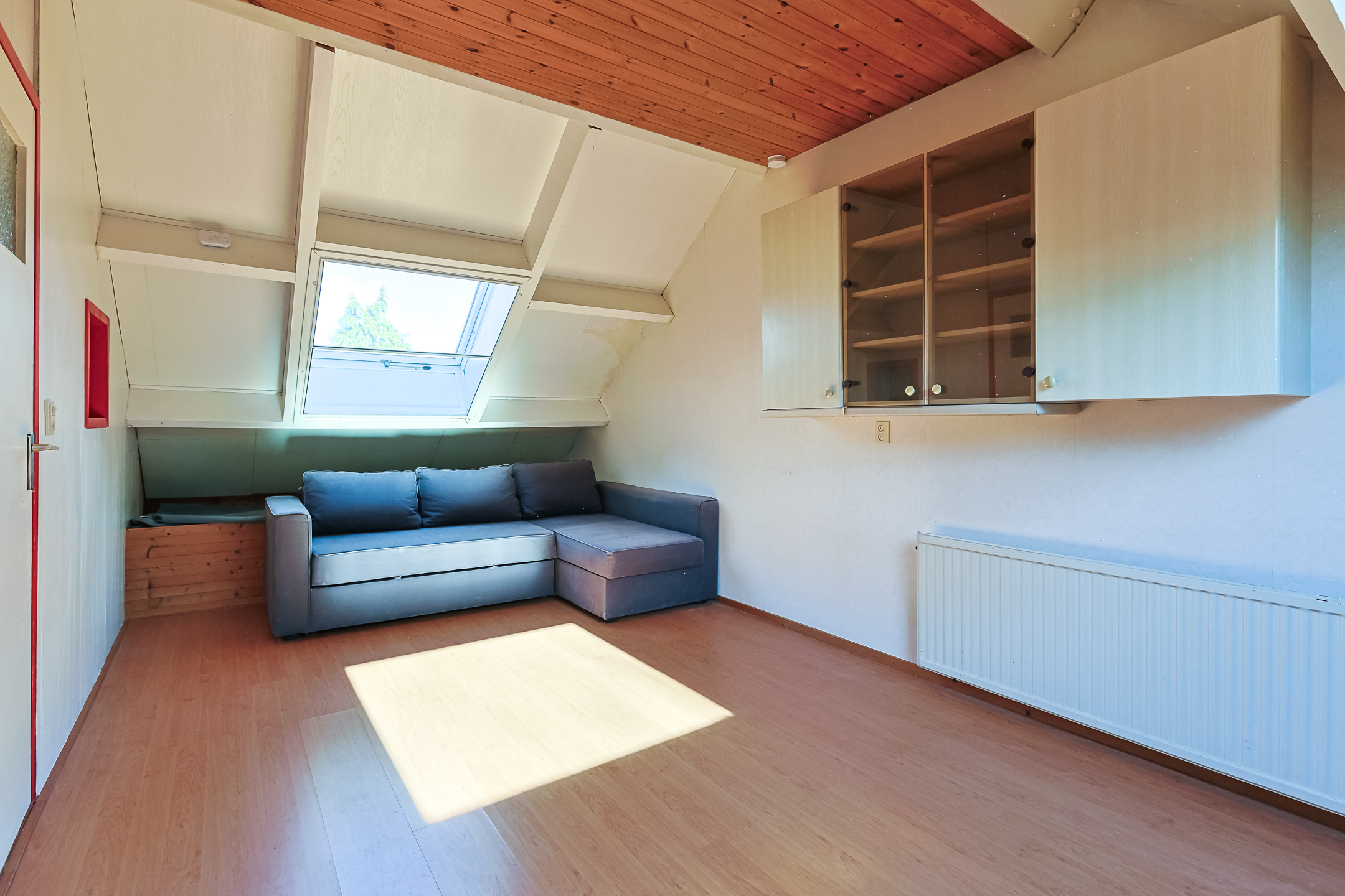 Eengezinswoning Tussenwoning Doornenburg 104, Alphen aan den Rijn