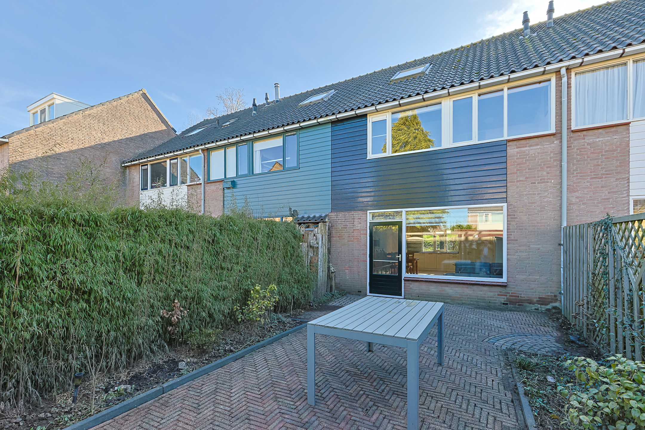 Eengezinswoning Tussenwoning Doornenburg 104, Alphen aan den Rijn