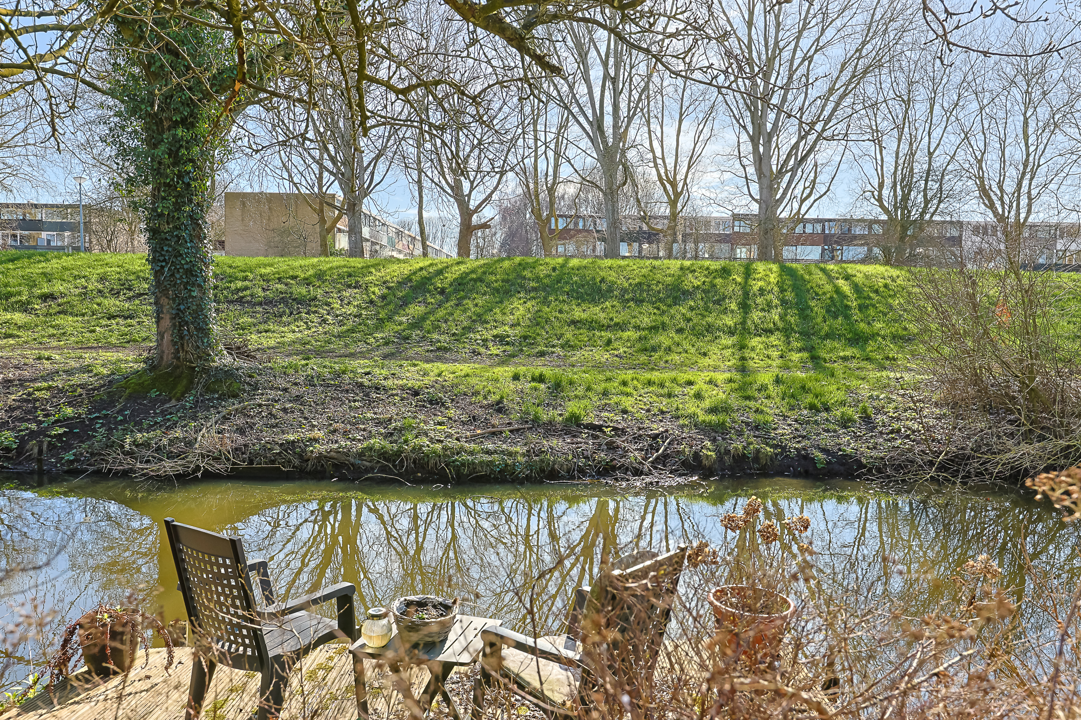 Eengezinswoning Tussenwoning Doornenburg 104, Alphen aan den Rijn