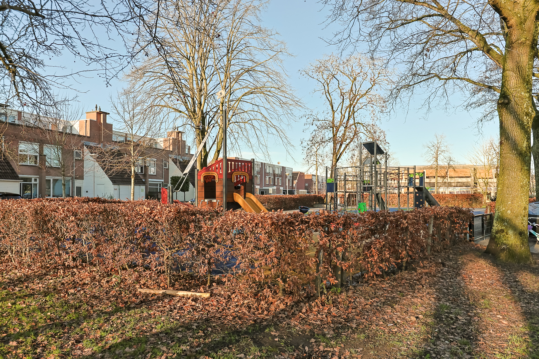 Eengezinswoning Tussenwoning Doornenburg 104, Alphen aan den Rijn