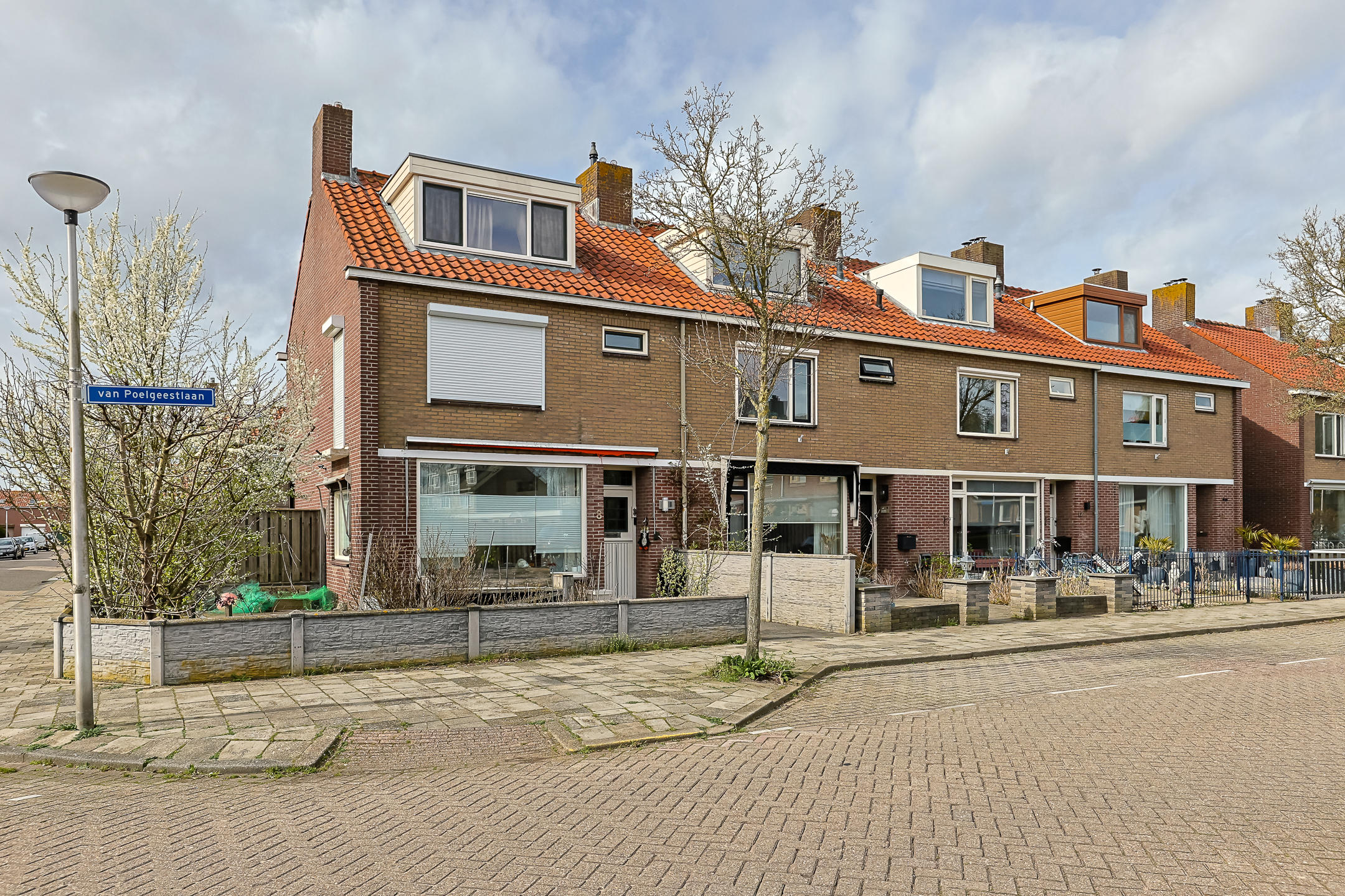 Eengezinswoning Tussenwoning Van Poelgeestlaan 10, Koudekerk aan den Rijn
