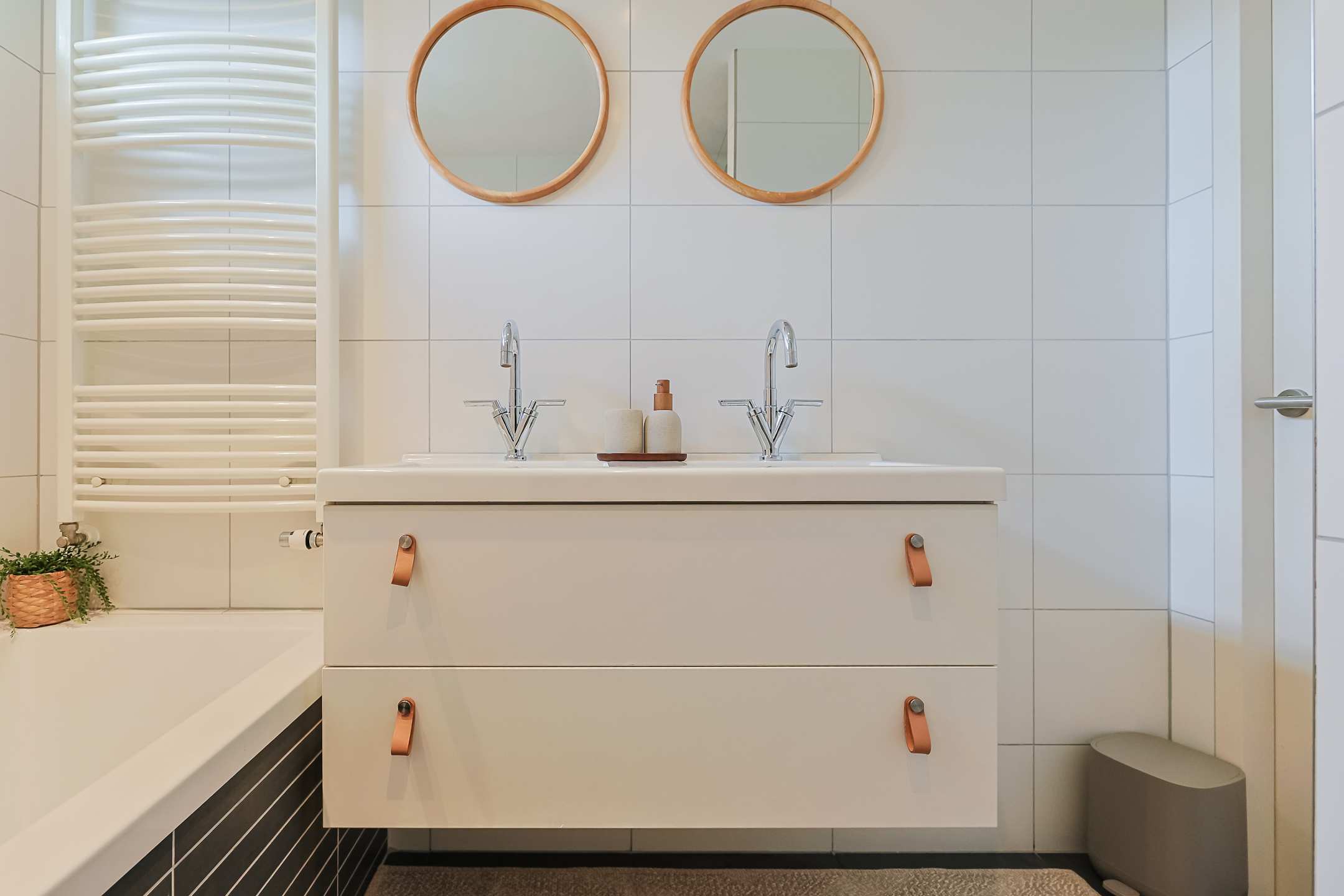 Eengezinswoning Tussenwoning Van Poelgeestlaan 10, Koudekerk aan den Rijn