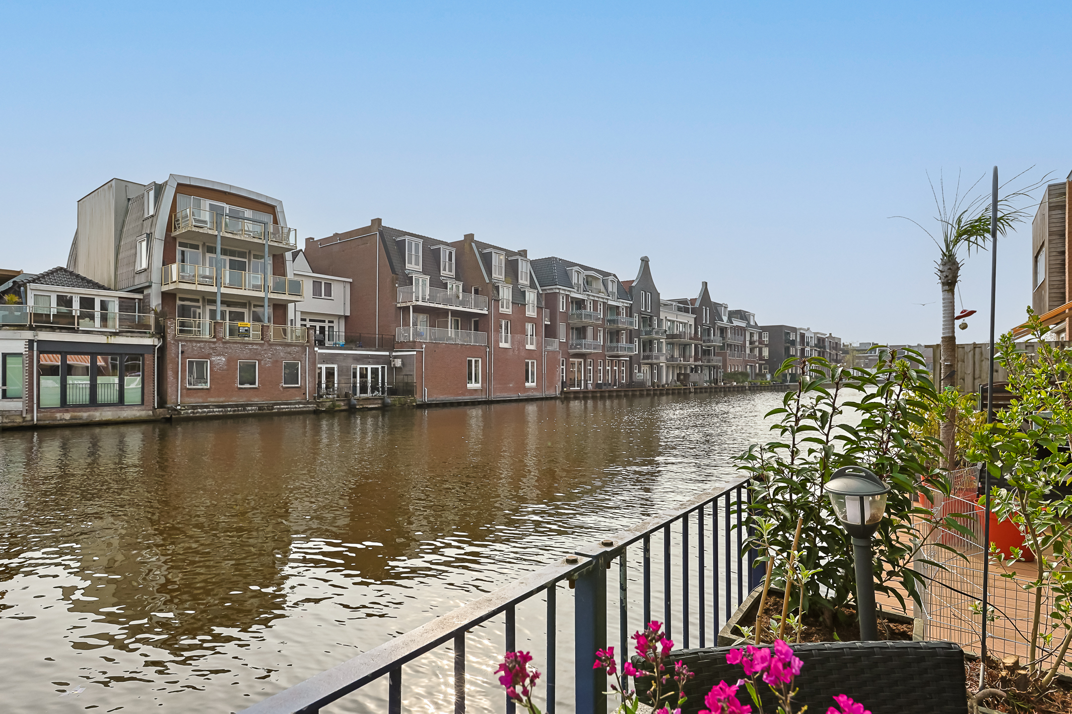 Eengezinswoning Eindwoning Sint Maartenstraat 16, Alphen aan den Rijn