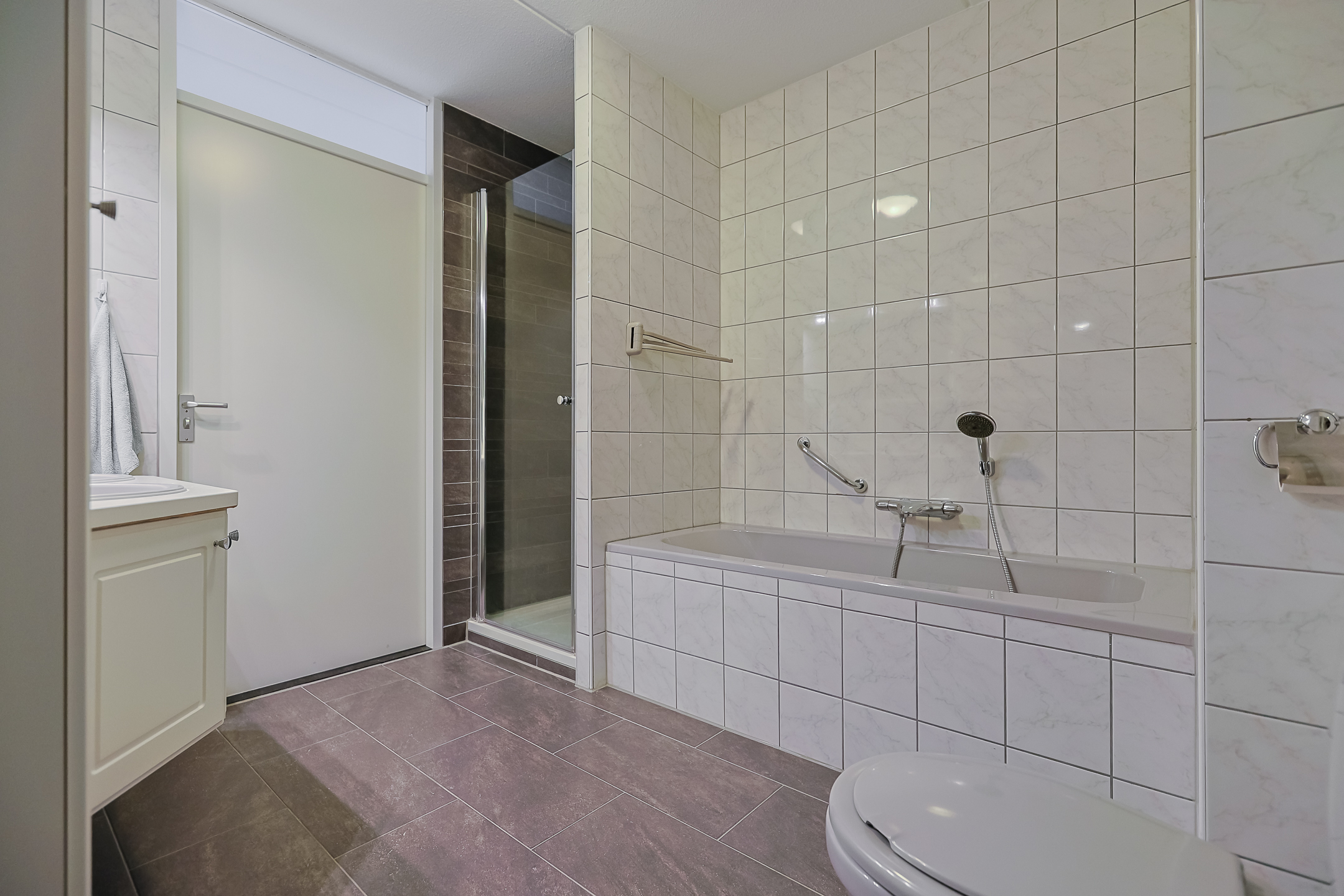 Eengezinswoning Tussenwoning Varossieaupalet 7, Alphen aan den Rijn