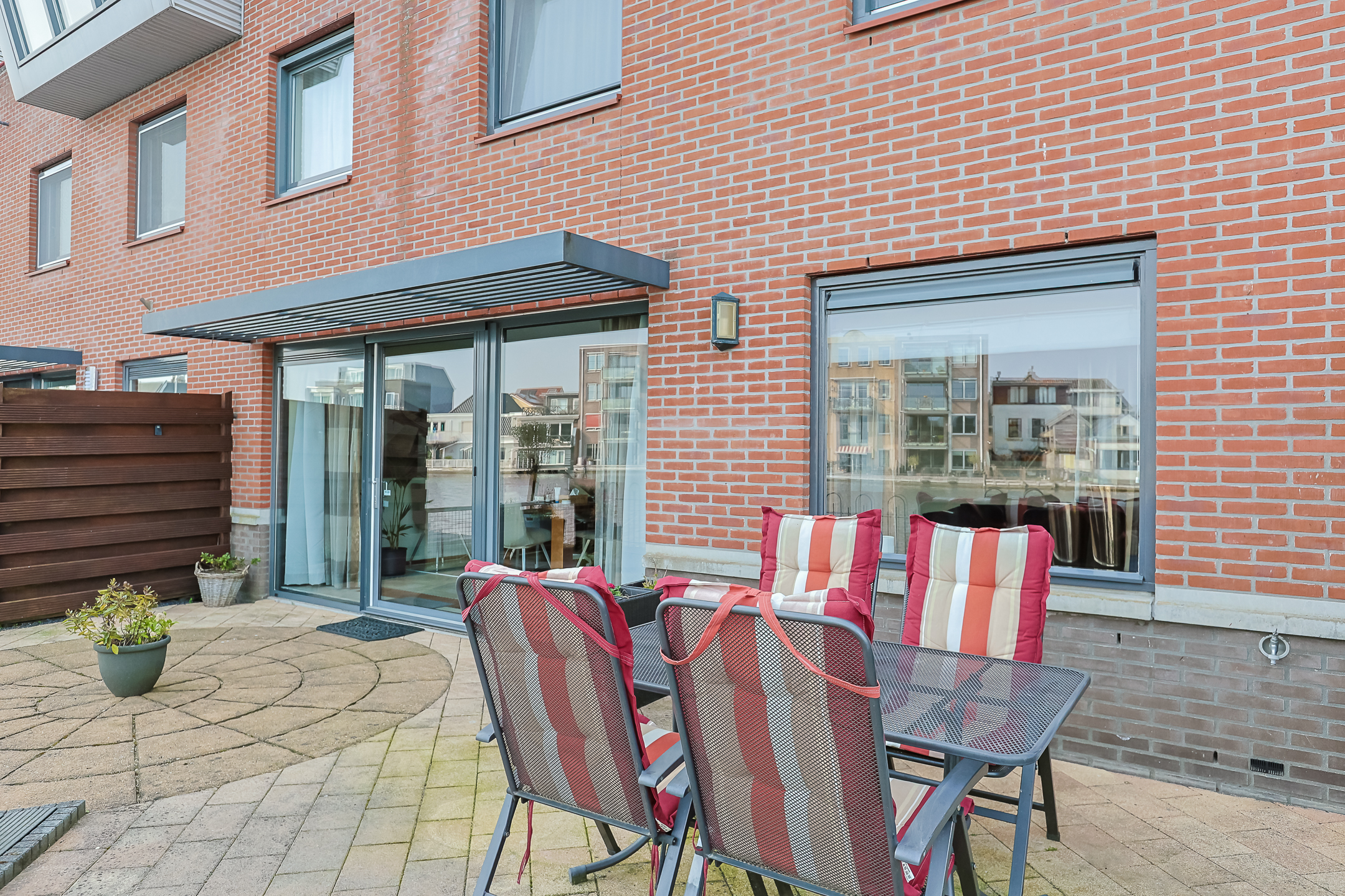 Eengezinswoning Tussenwoning Varossieaupalet 7, Alphen aan den Rijn