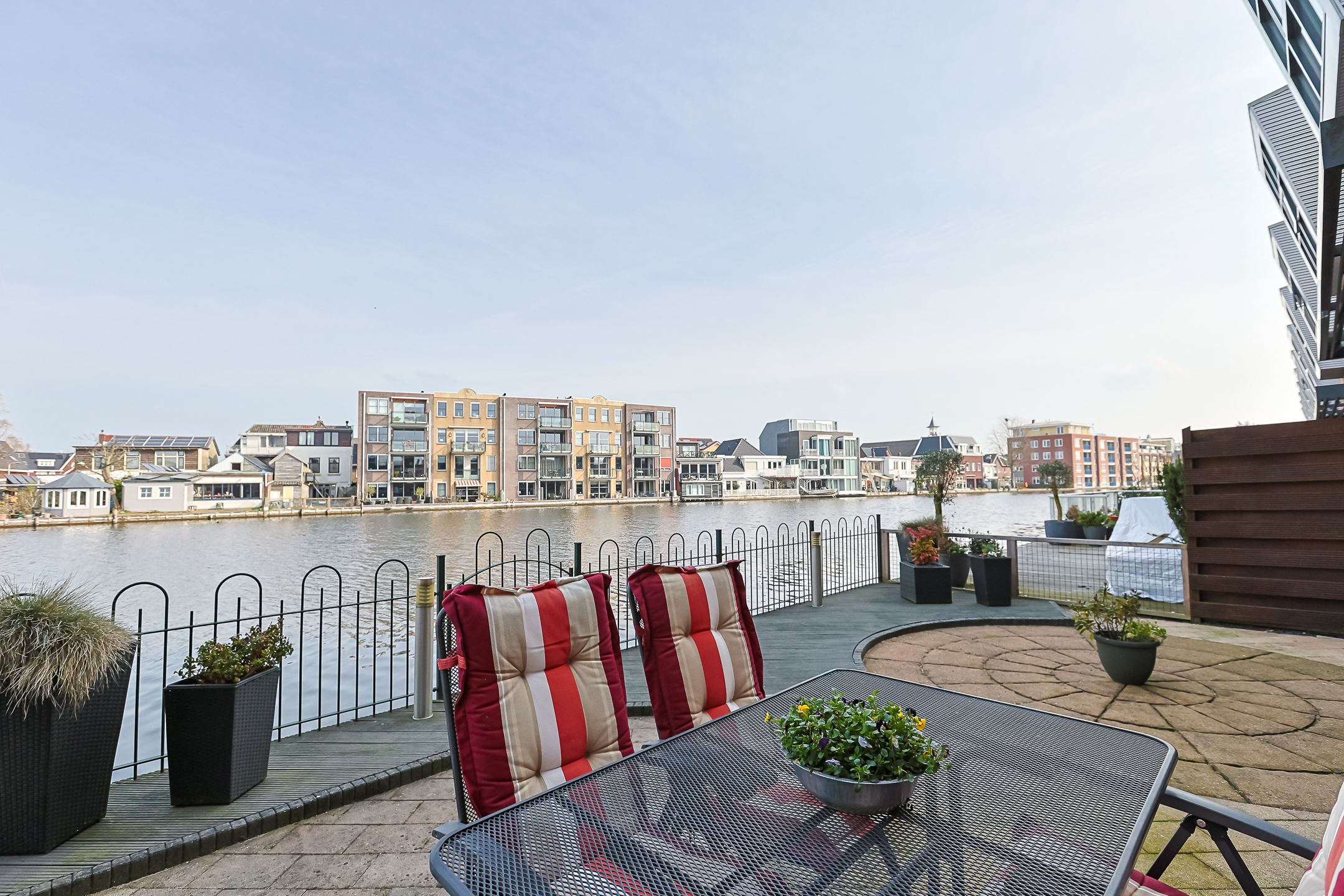 Eengezinswoning Tussenwoning Varossieaupalet 7, Alphen aan den Rijn