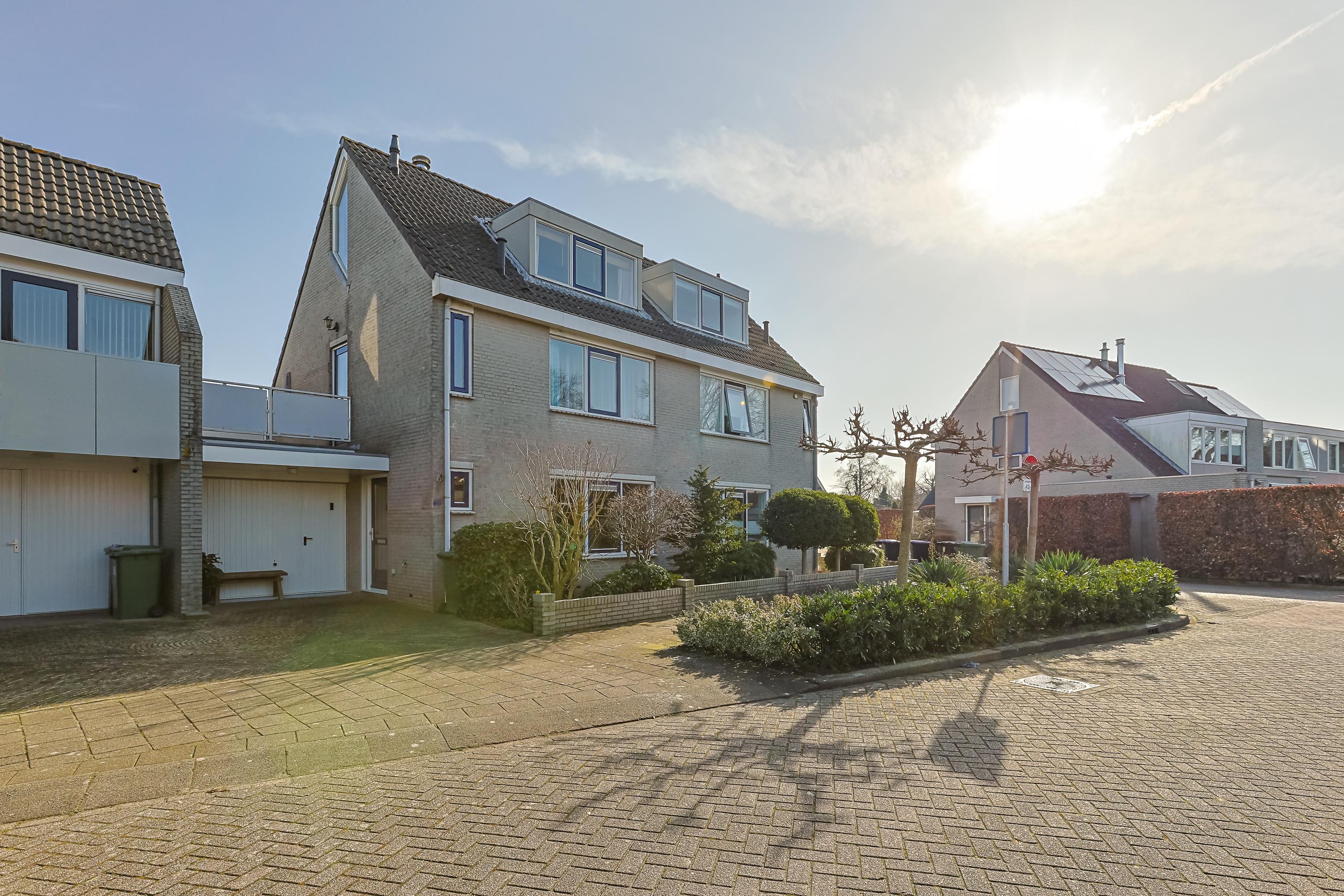 Eengezinswoning Twee onder een kapwoning De Til 60, Koudekerk aan den Rijn