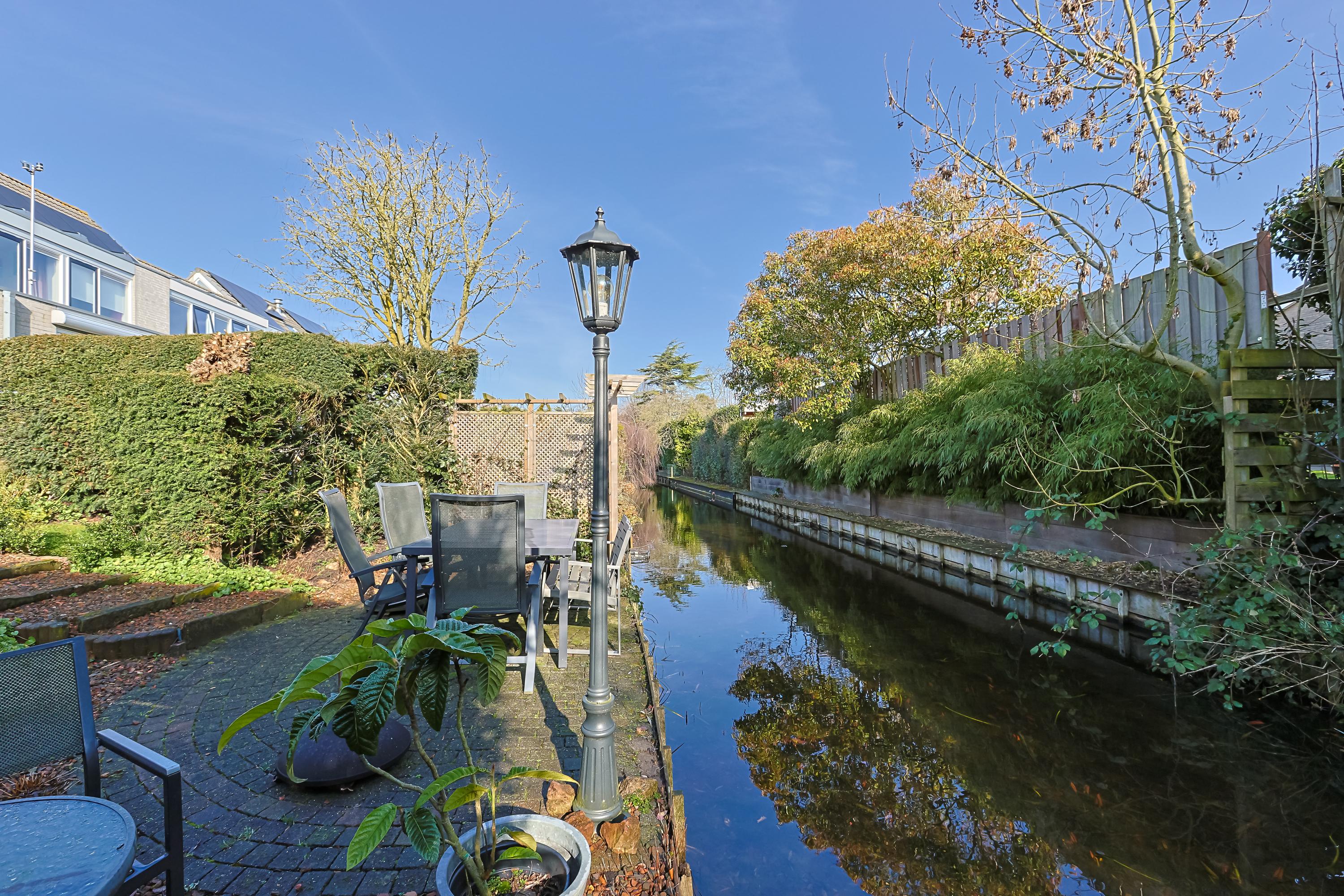 Eengezinswoning Twee onder een kapwoning De Til 60, Koudekerk aan den Rijn