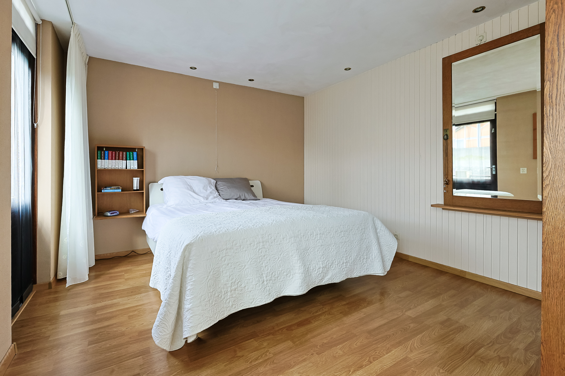 Eengezinswoning Geschakelde twee onder een kapwoning Amalia Van Solmsstraat 7, Alphen aan den Rijn