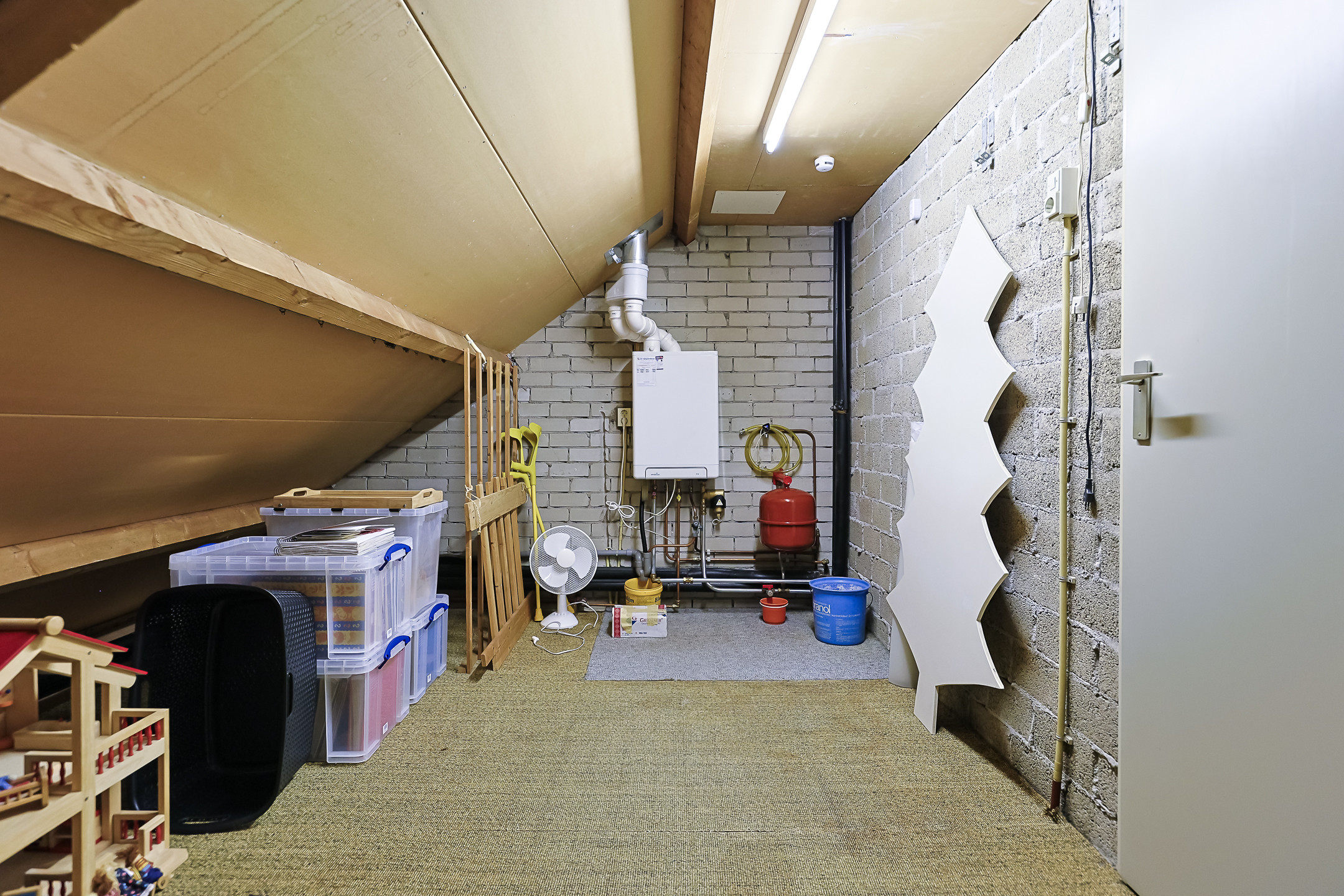 Eengezinswoning Geschakelde twee onder een kapwoning Amalia Van Solmsstraat 7, Alphen aan den Rijn