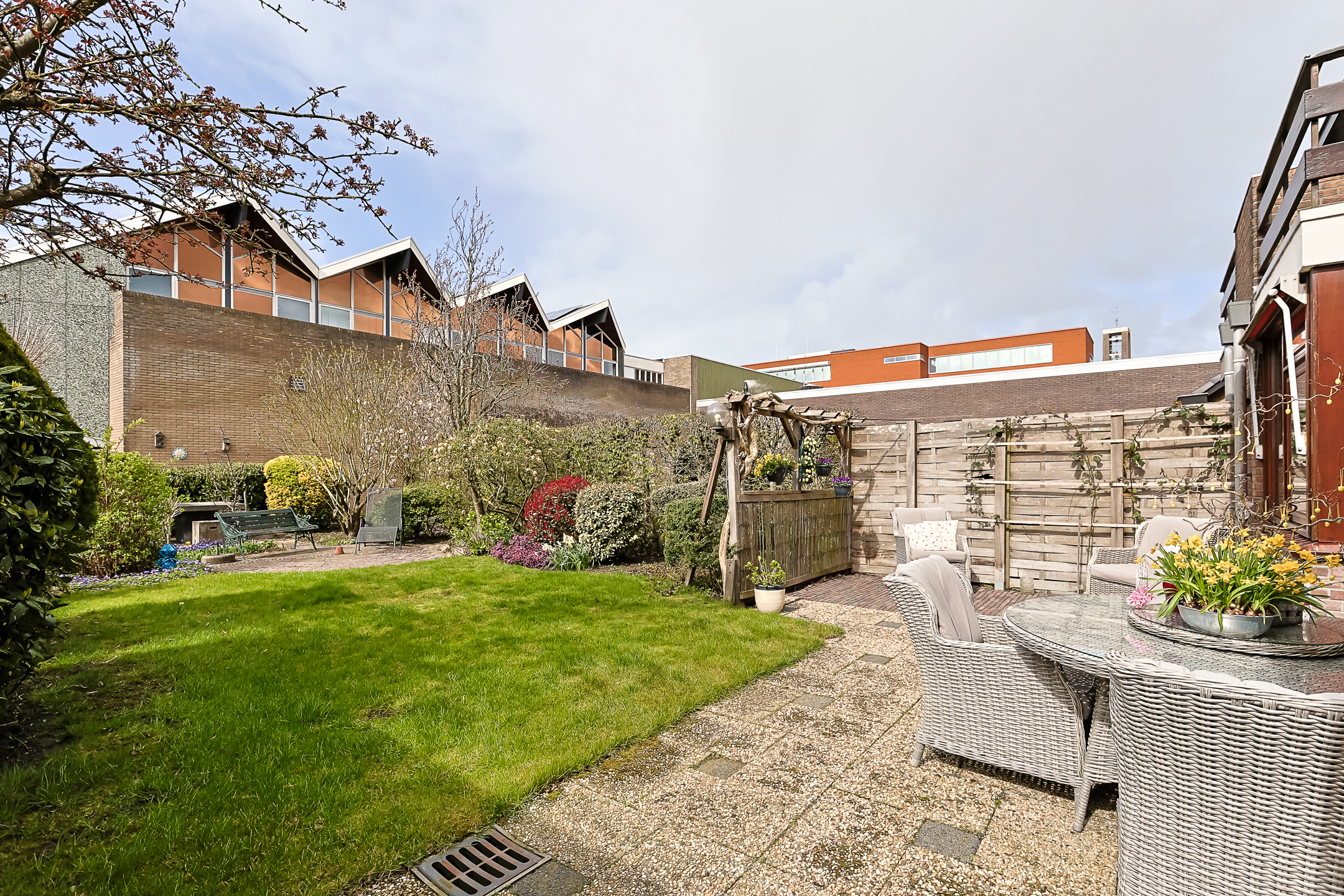 Eengezinswoning Geschakelde twee onder een kapwoning Amalia Van Solmsstraat 7, Alphen aan den Rijn