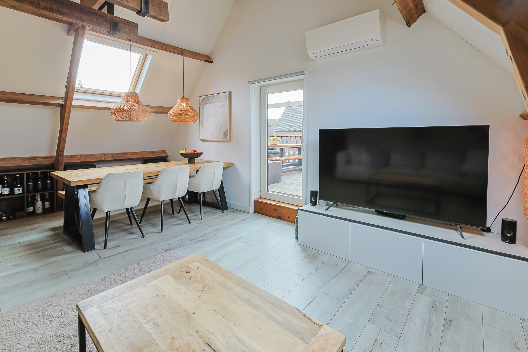 Bovenwoning Appartement Comriekade 11c, Woubrugge