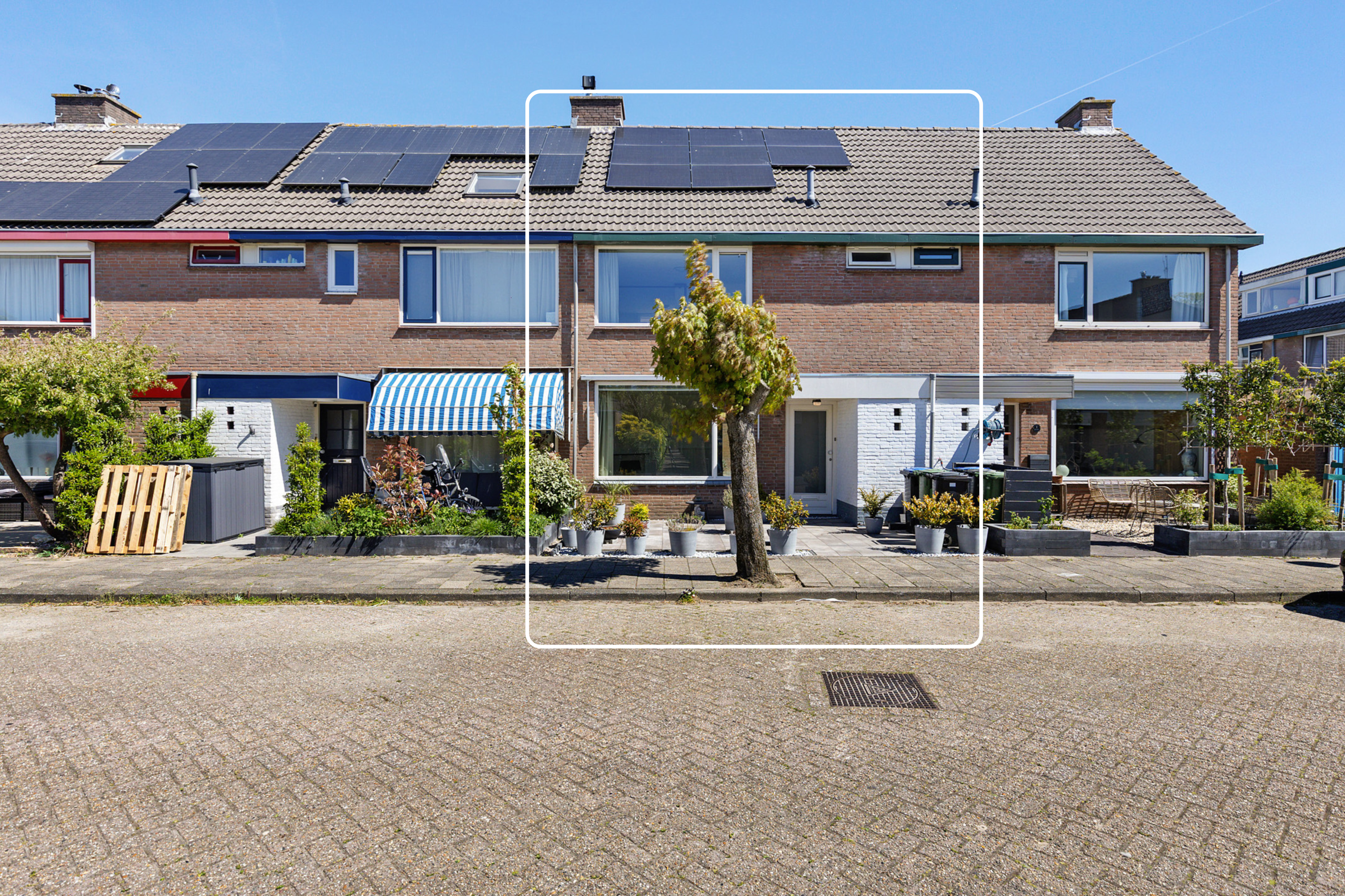 Eengezinswoning Tussenwoning Julianalaan 3, Woubrugge