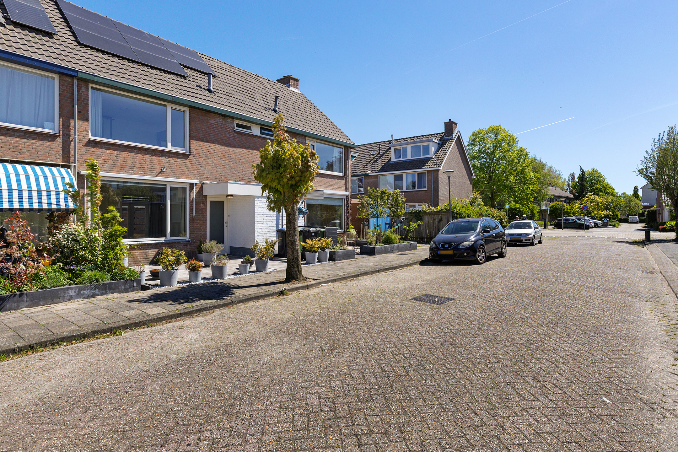 Eengezinswoning Tussenwoning Julianalaan 3, Woubrugge