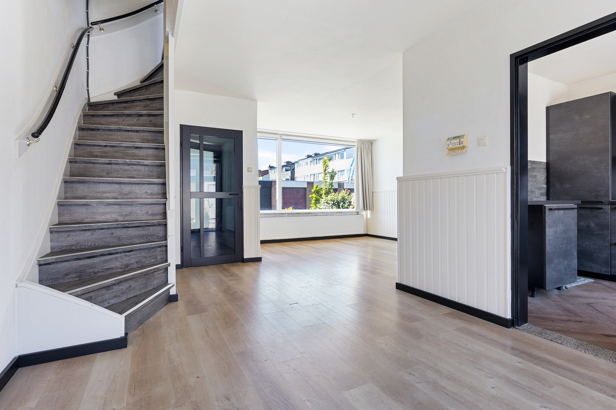 Eengezinswoning Tussenwoning Julianalaan 3, Woubrugge