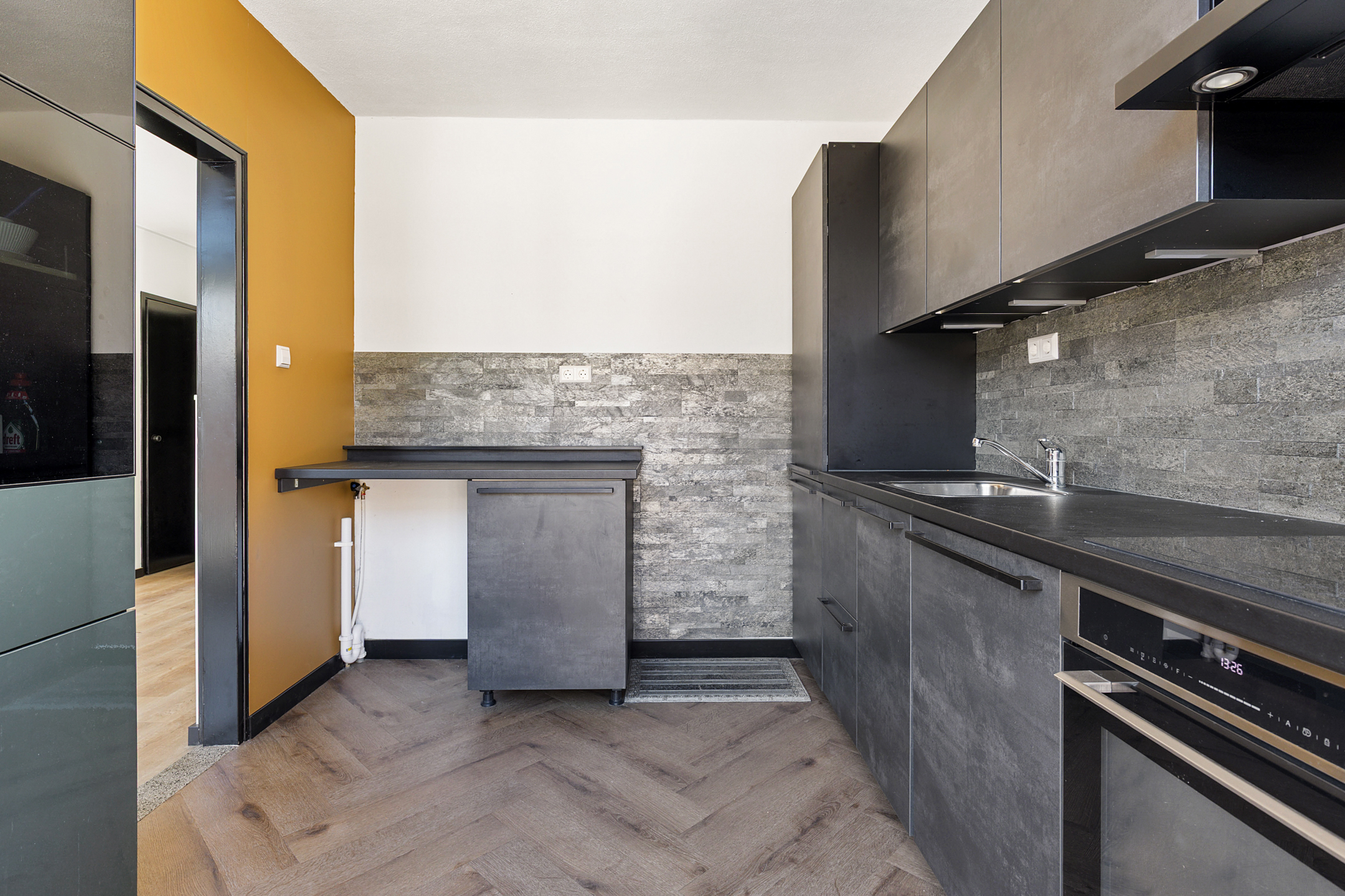 Eengezinswoning Tussenwoning Julianalaan 3, Woubrugge