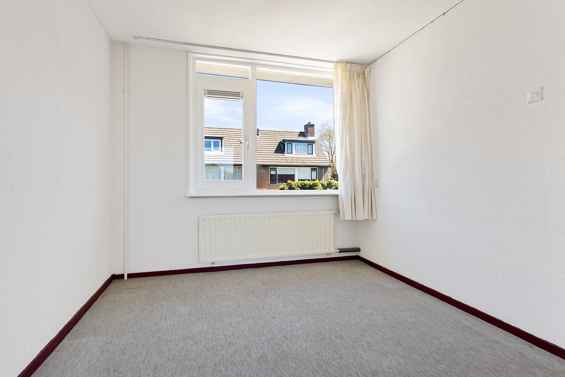 Eengezinswoning Tussenwoning Julianalaan 3, Woubrugge