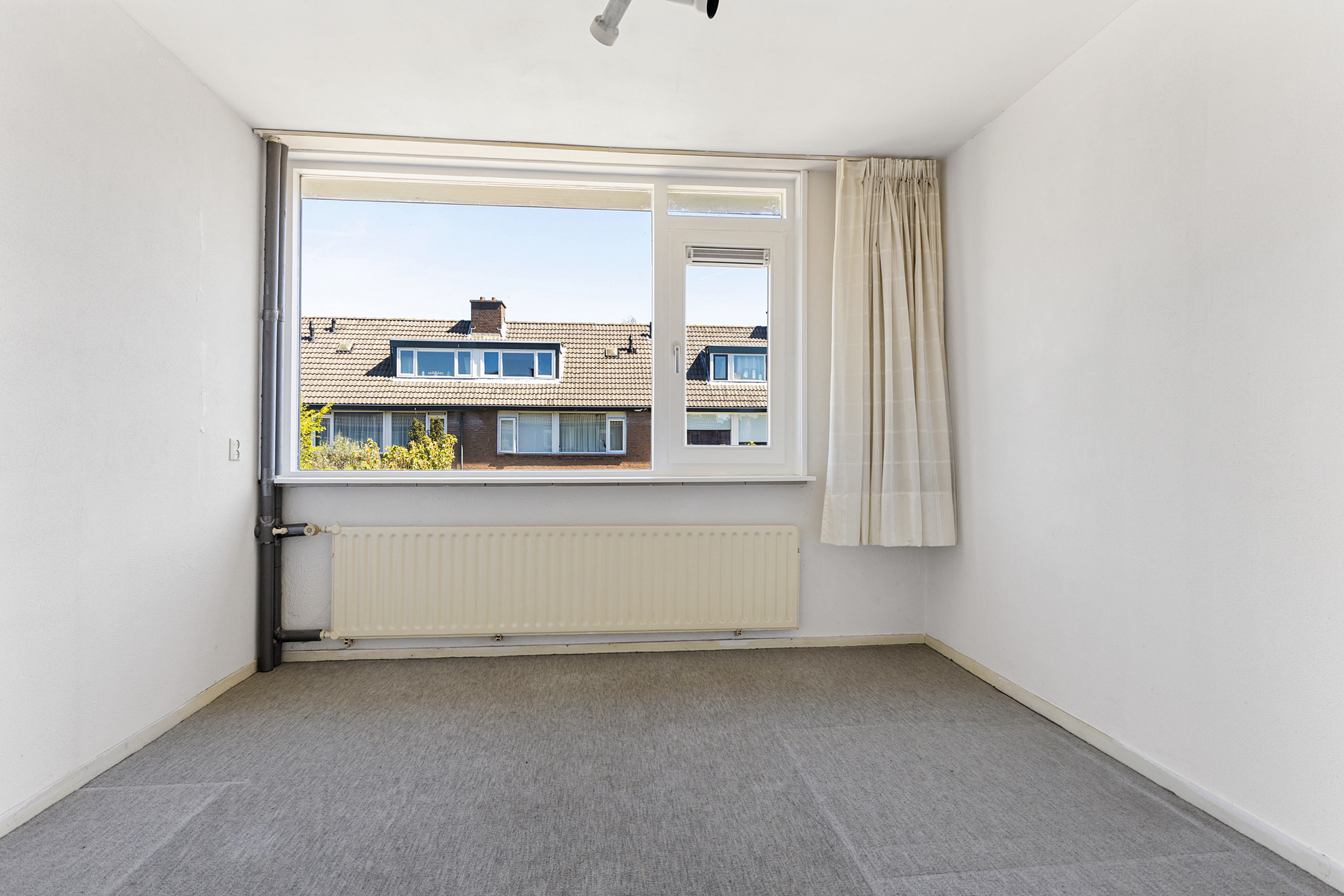 Eengezinswoning Tussenwoning Julianalaan 3, Woubrugge