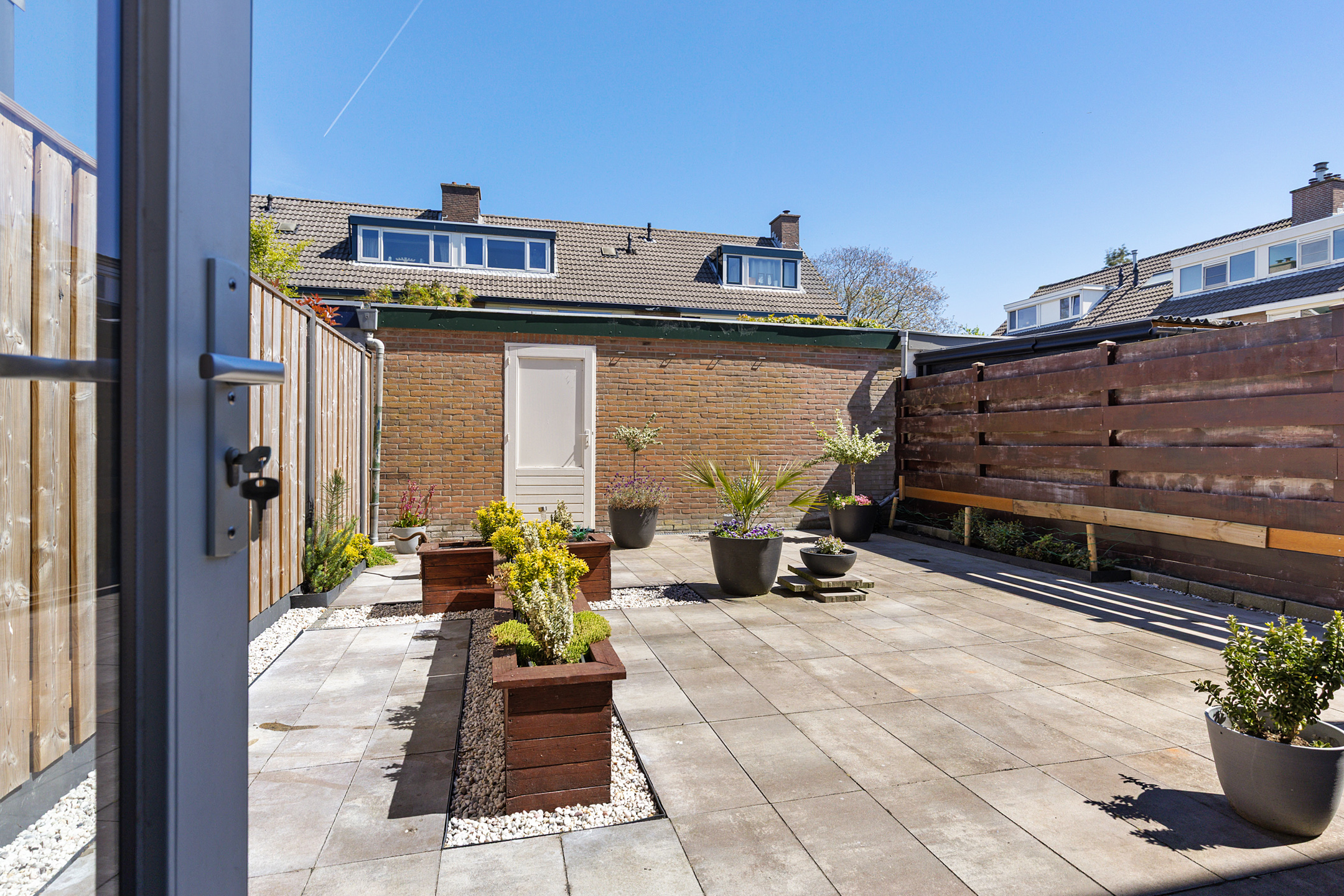 Eengezinswoning Tussenwoning Julianalaan 3, Woubrugge