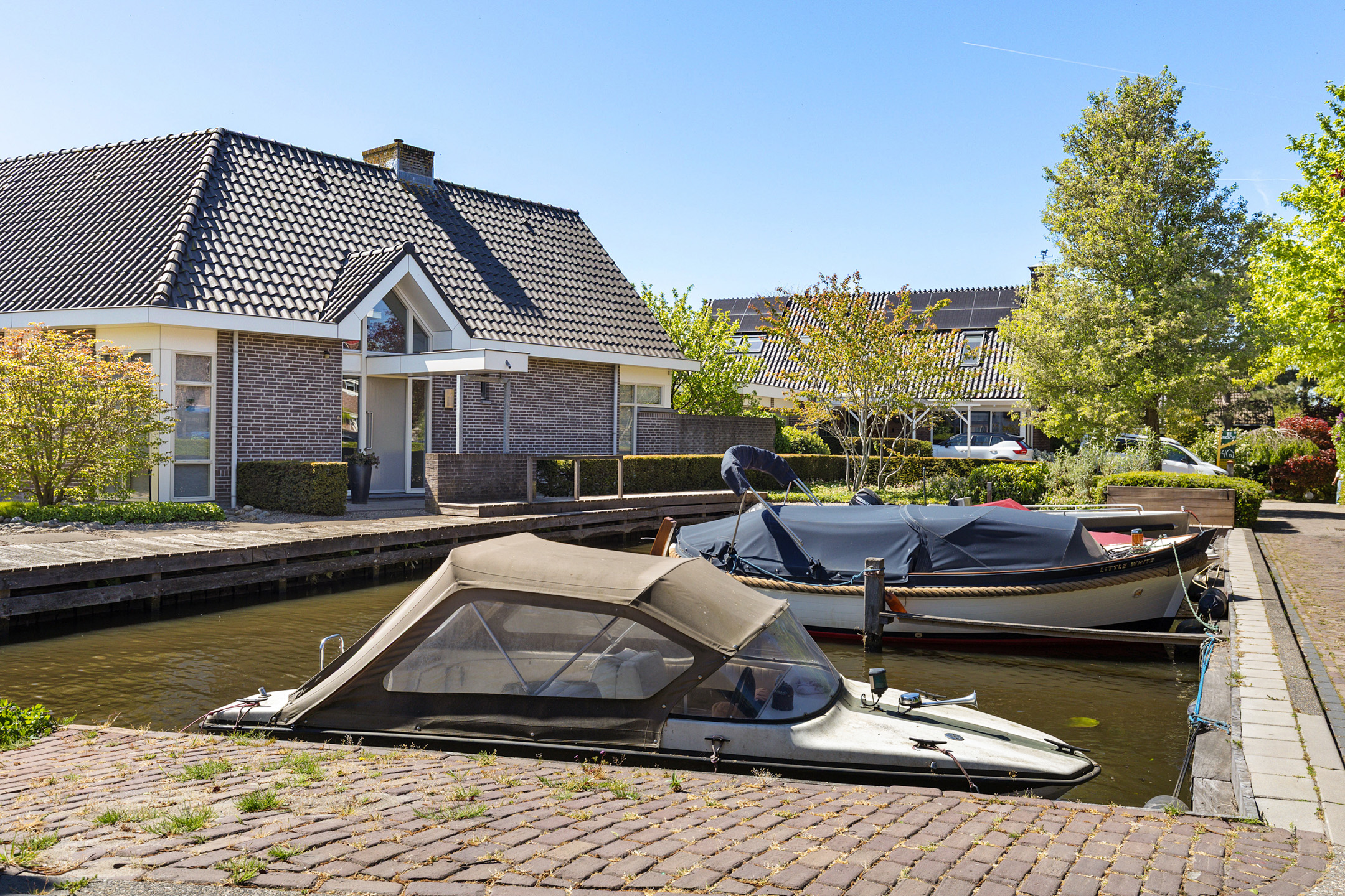 Eengezinswoning Tussenwoning Julianalaan 3, Woubrugge