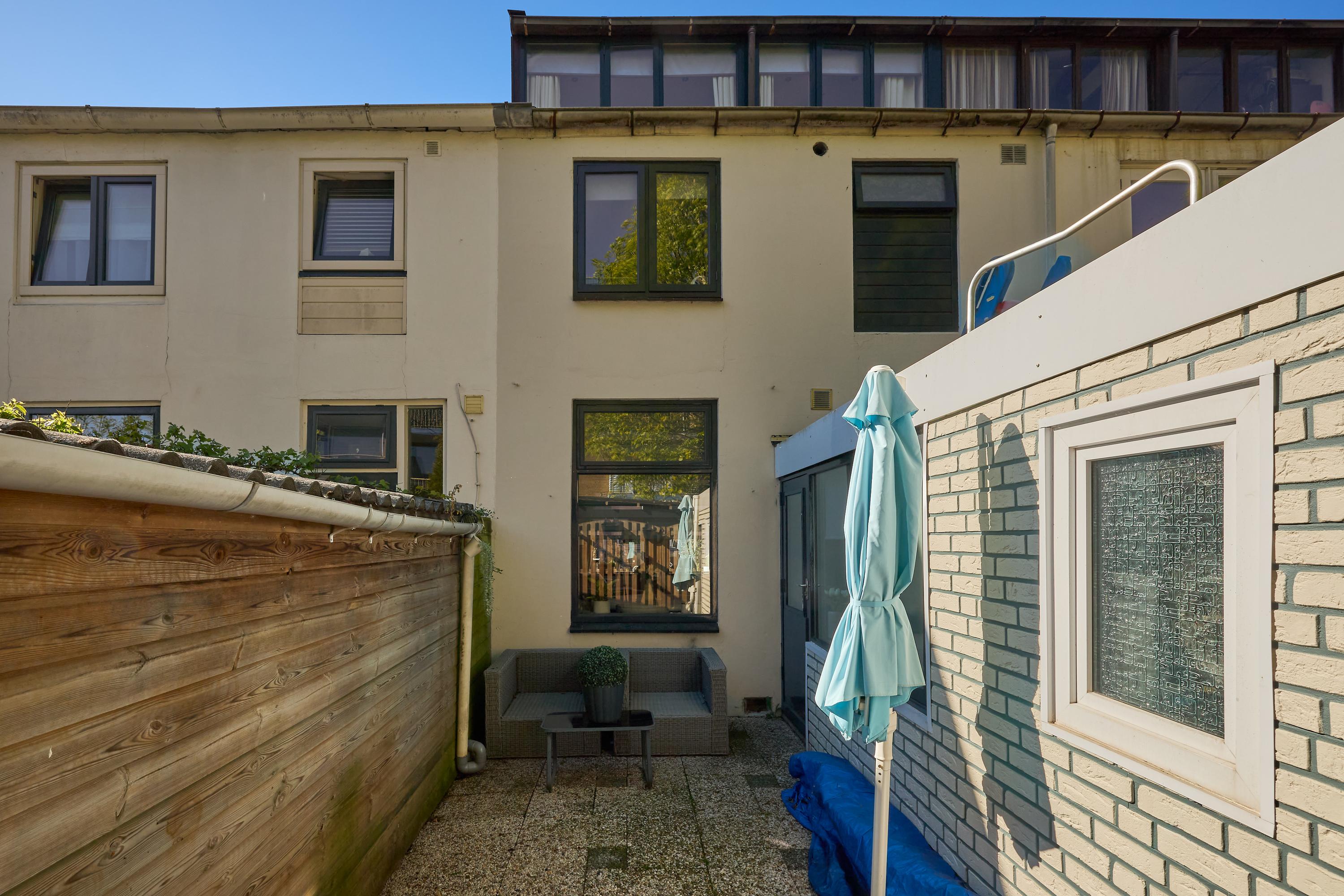 Eengezinswoning Tussenwoning Willemstraat 14, Alphen aan den Rijn